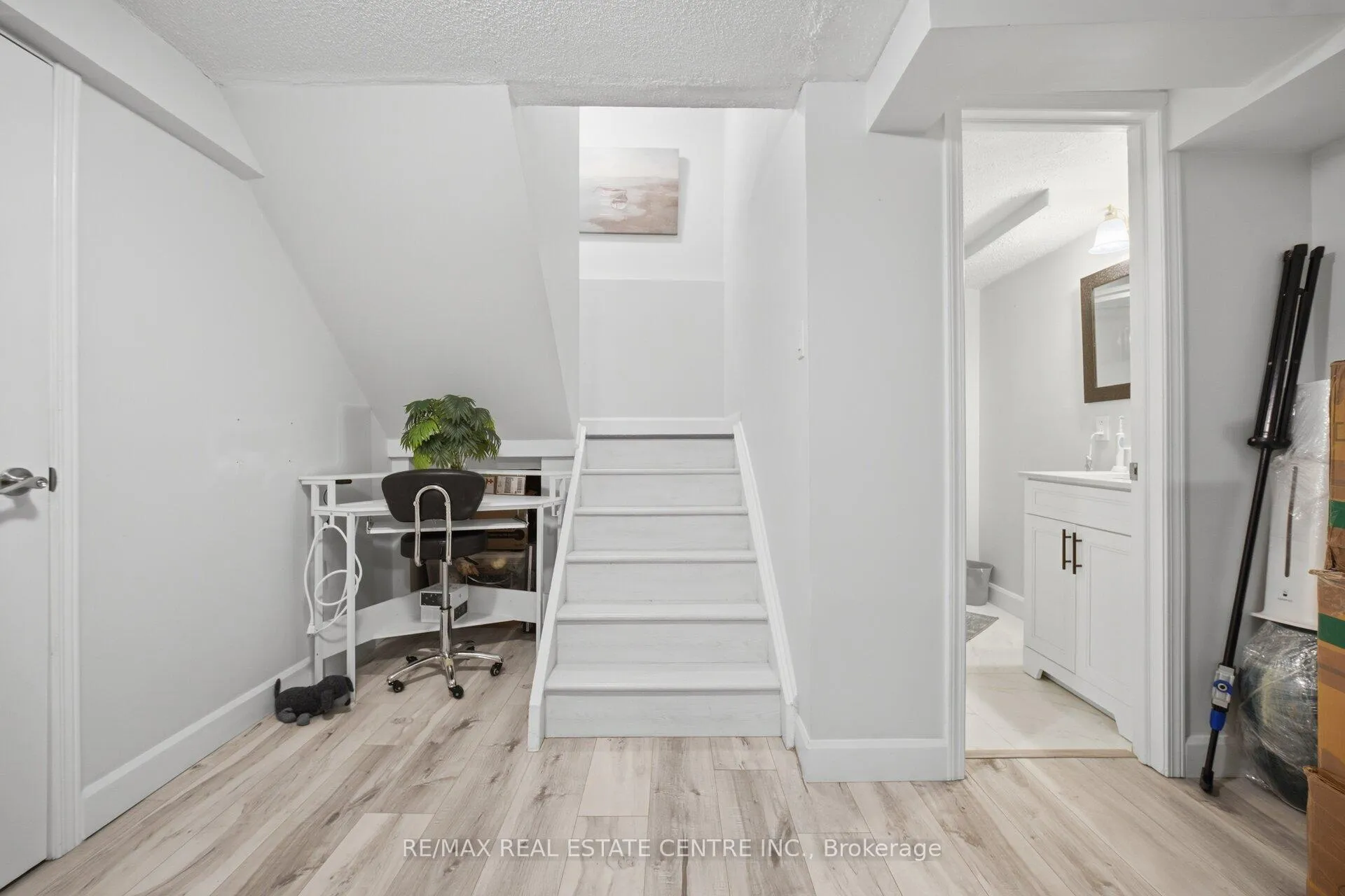 Photo 41 of 98 Cassander Crescent, Brampton, Heart Lake East — HOMEH