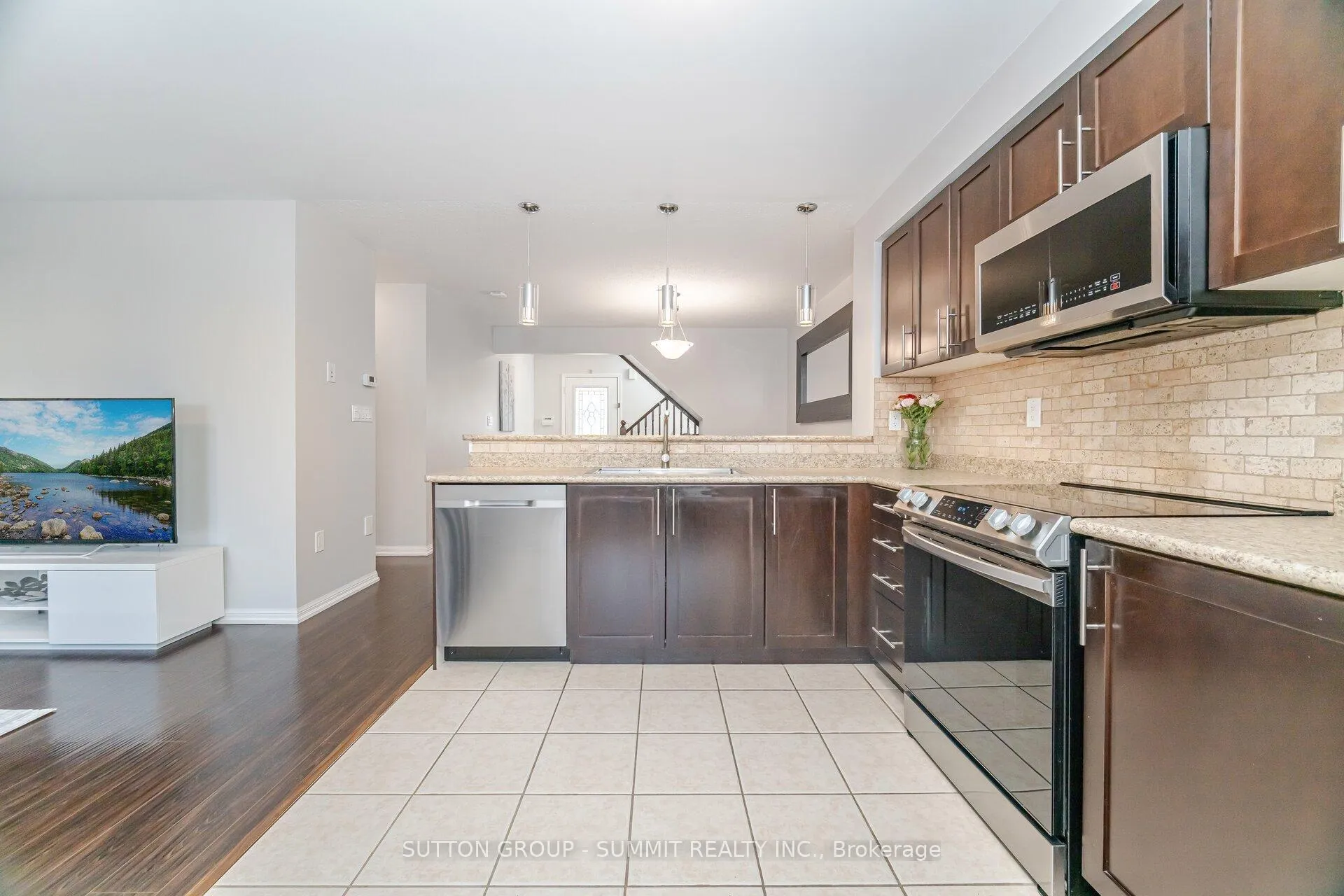 Photo 10 of 891 McEwan Drive, Milton, Coates — HOMEH