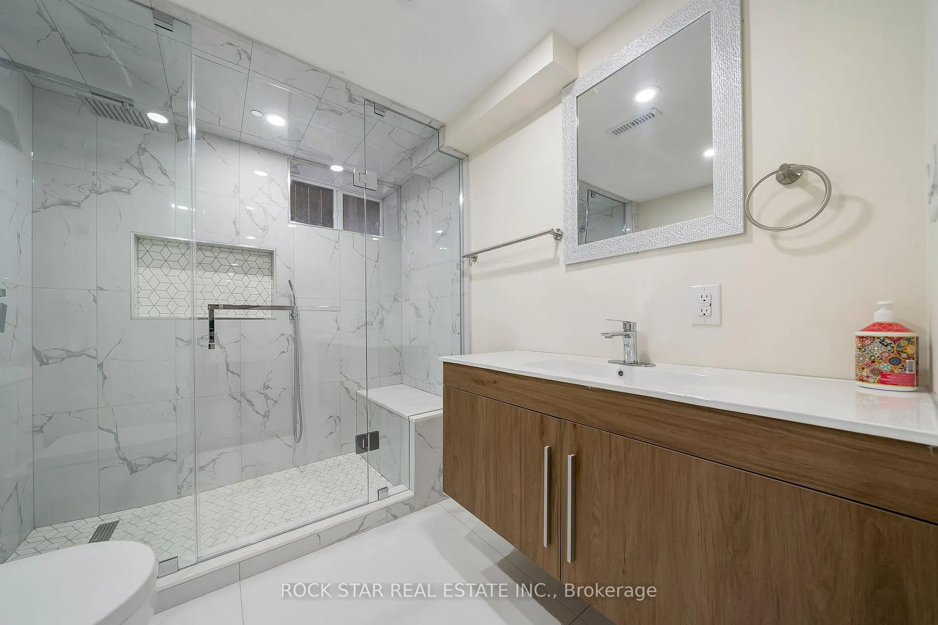 Photo 6 of Unit Lower, 78 Leaside Drive, St. Catharines, Carlton/Bunting — HOMEH
