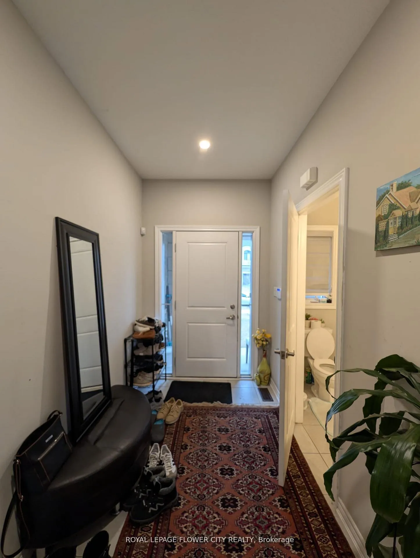 Photo 3 of 58 Genoa Drive E, Hamilton, Ancaster — HOMEH