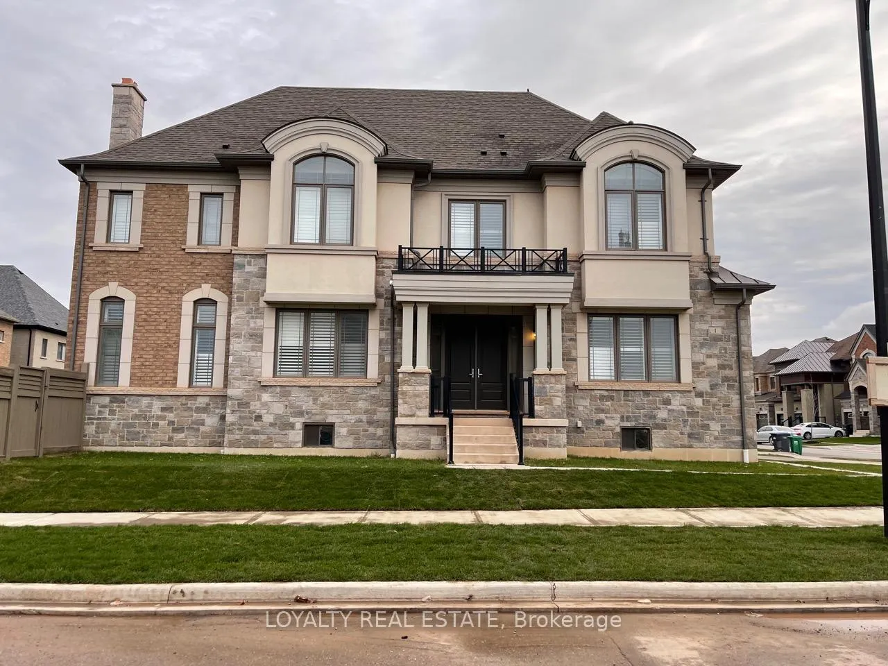 Photo 2 of Unit (Bsmt), 1 Outbound Heights, Brampton, Credit Valley — HOMEH