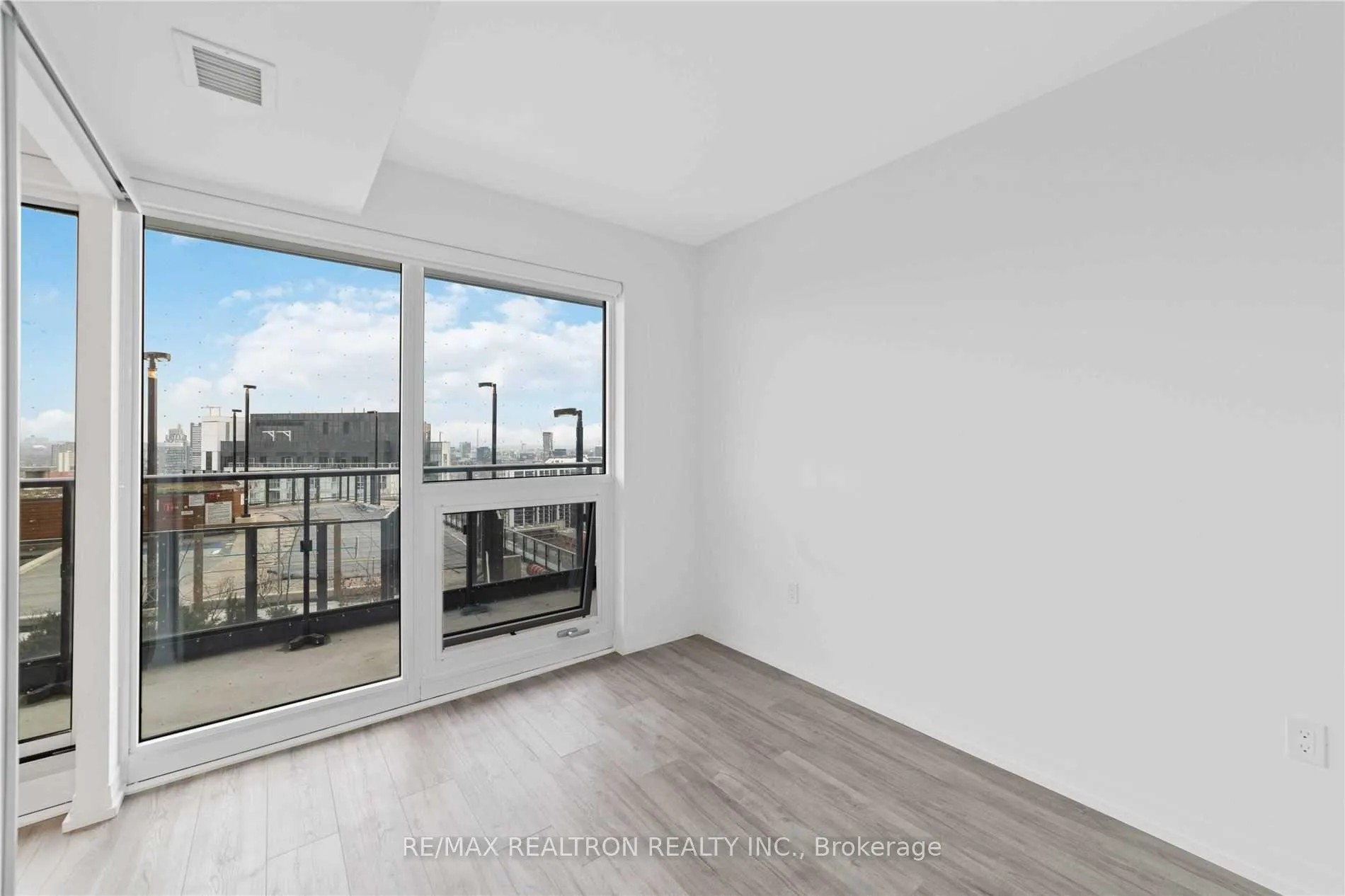 Photo 10 of Unit 2102, 251 Jarvis Street, Toronto, Church-Yonge Corridor — HOMEH