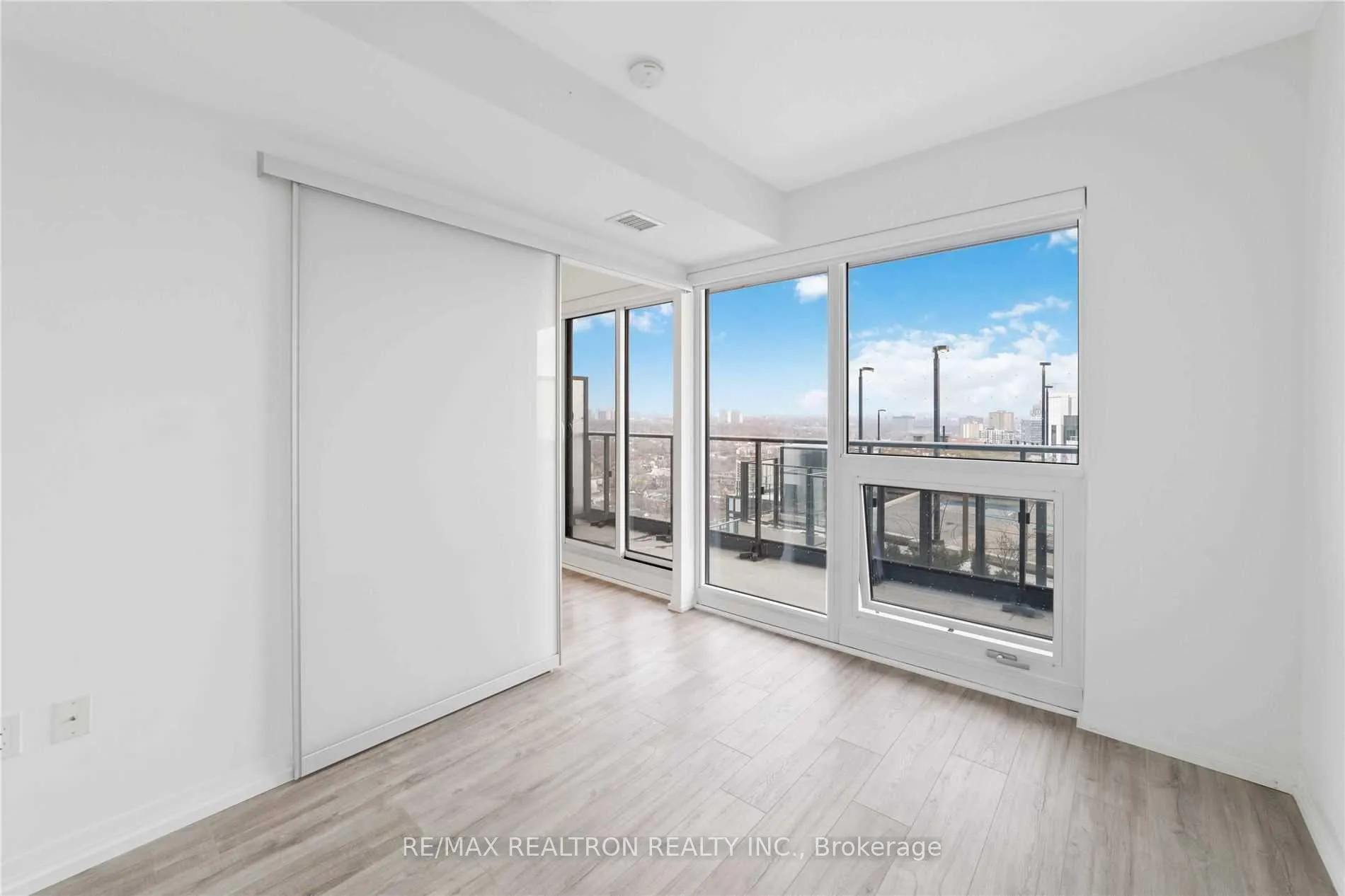 Photo 11 of Unit 2102, 251 Jarvis Street, Toronto, Church-Yonge Corridor — HOMEH