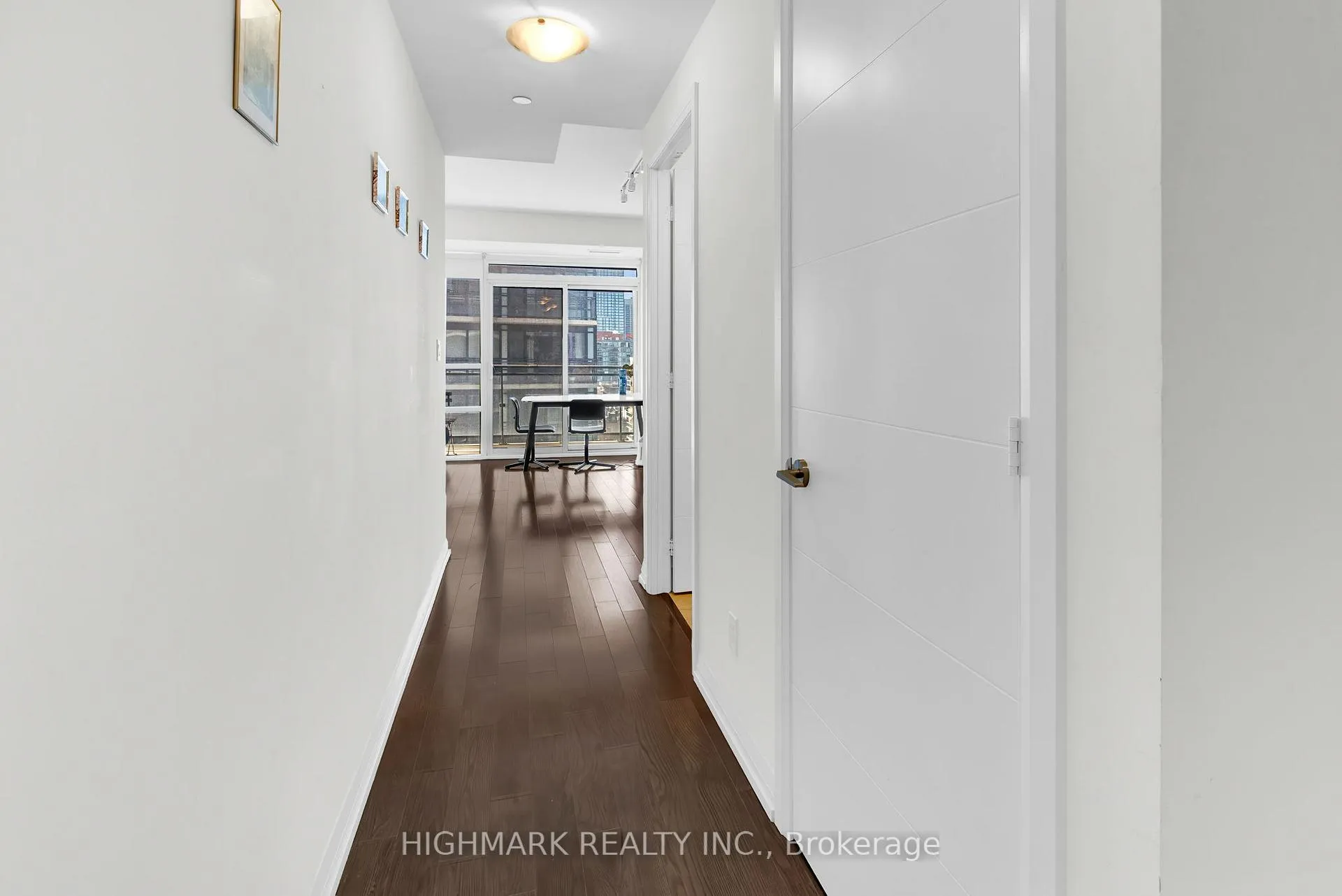 Photo 2 of Unit 1719, 460 Adelaide Street E, Toronto, Moss Park — HOMEH