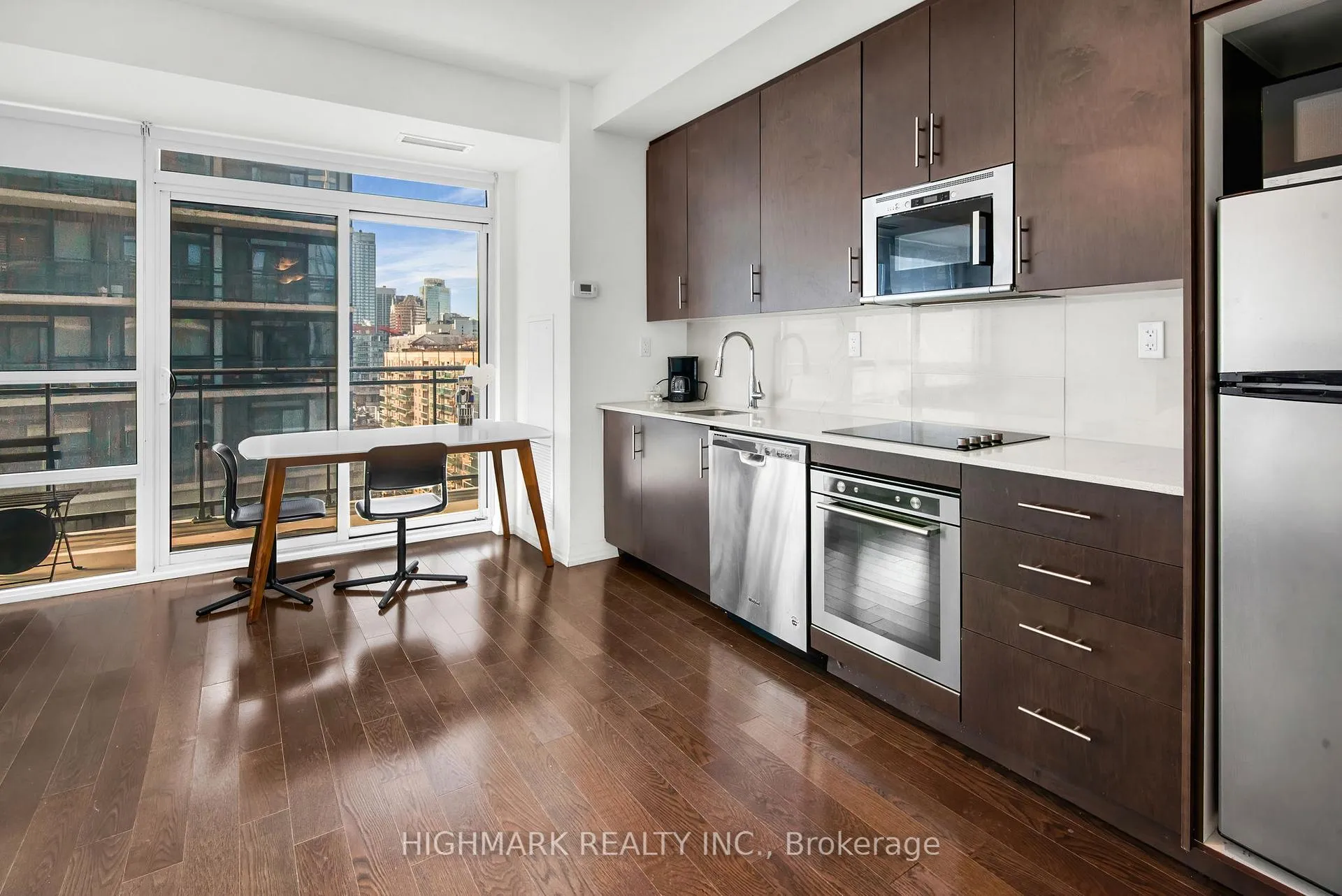 Photo 3 of Unit 1719, 460 Adelaide Street E, Toronto, Moss Park — HOMEH