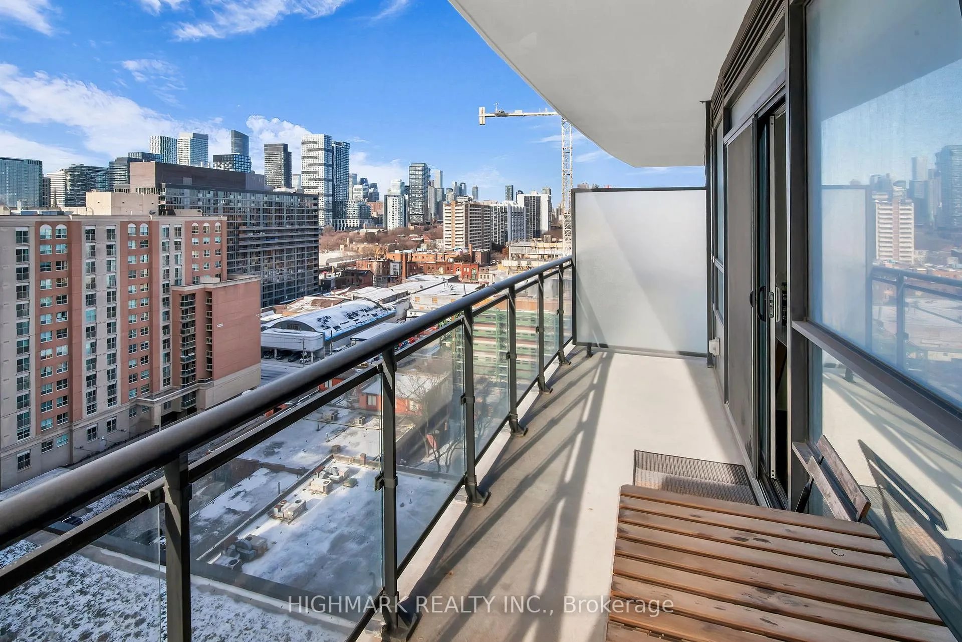 Photo 4 of Unit 1719, 460 Adelaide Street E, Toronto, Moss Park — HOMEH