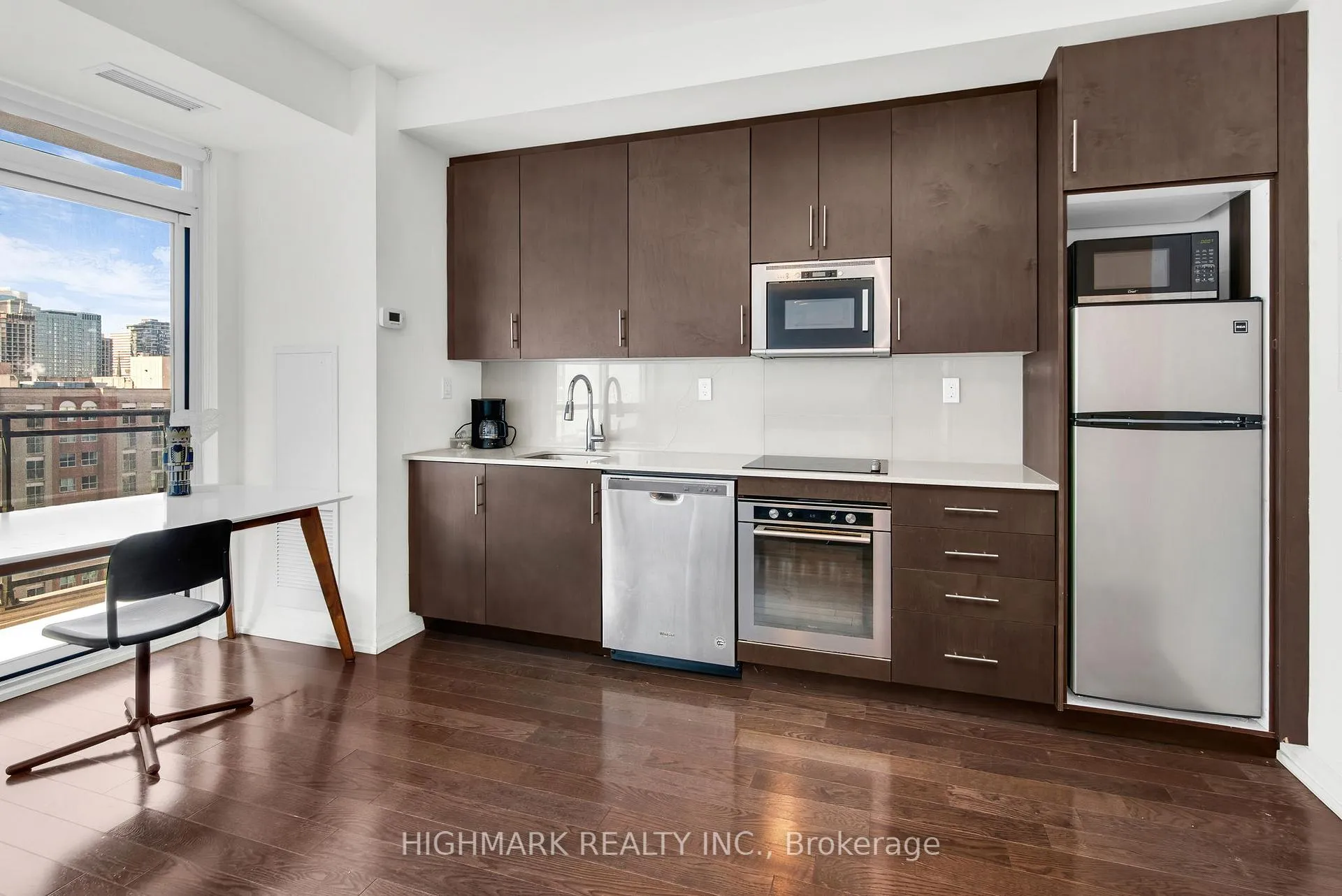 Photo 6 of Unit 1719, 460 Adelaide Street E, Toronto, Moss Park — HOMEH