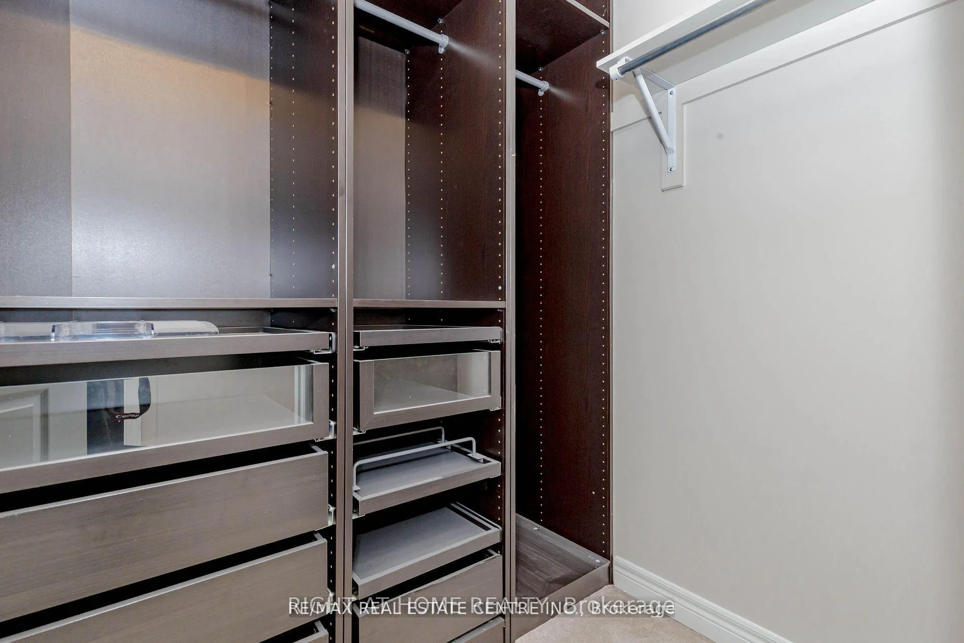 Photo 16 of Unit (Upper), 20 Gower Crescent, Brampton, Sandringham-Wellington — HOMEH