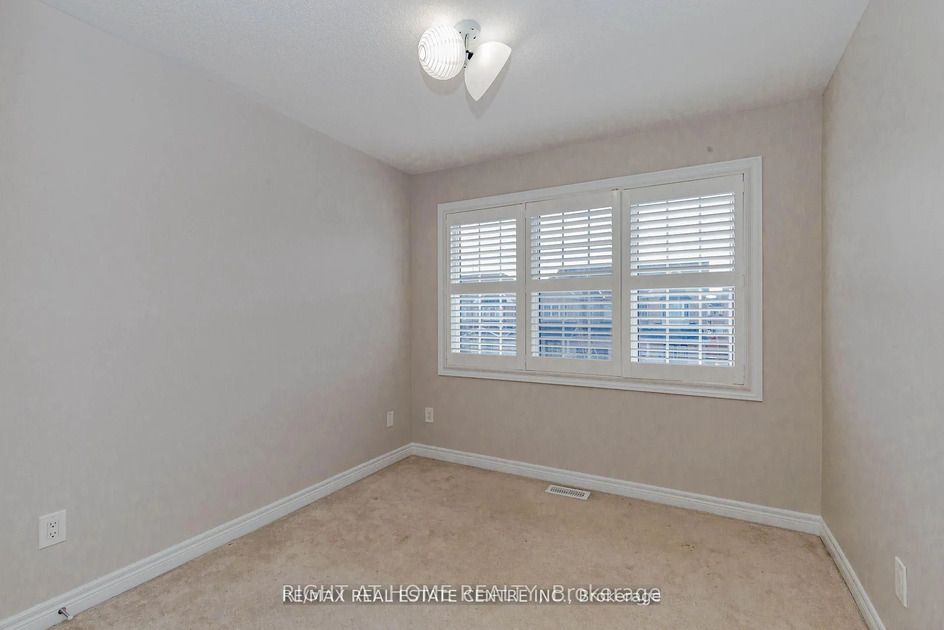 Photo 18 of Unit (Upper), 20 Gower Crescent, Brampton, Sandringham-Wellington — HOMEH
