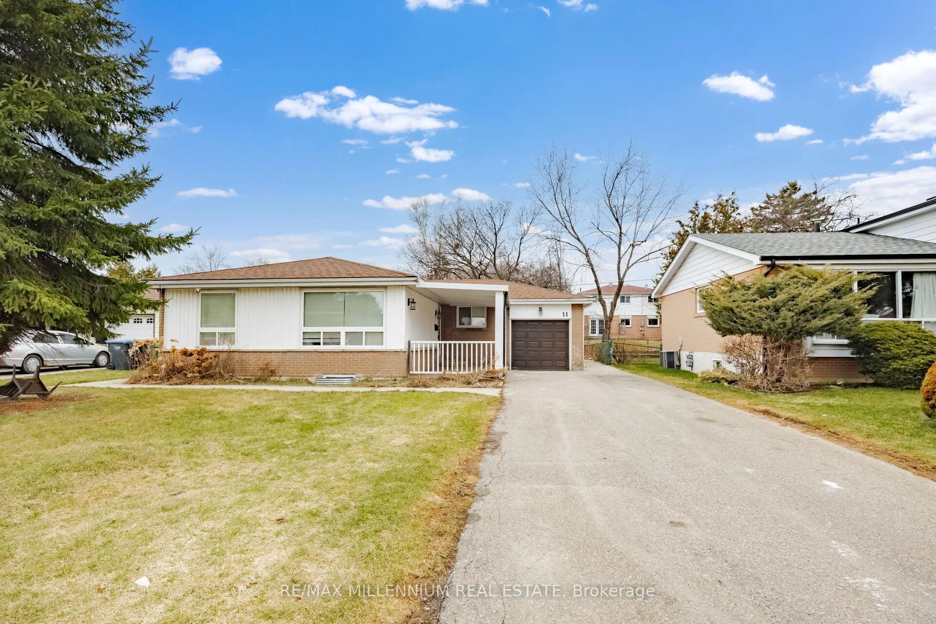 Photo 1 of 11 Beechwood Crescent, Brampton, Avondale — HOMEH