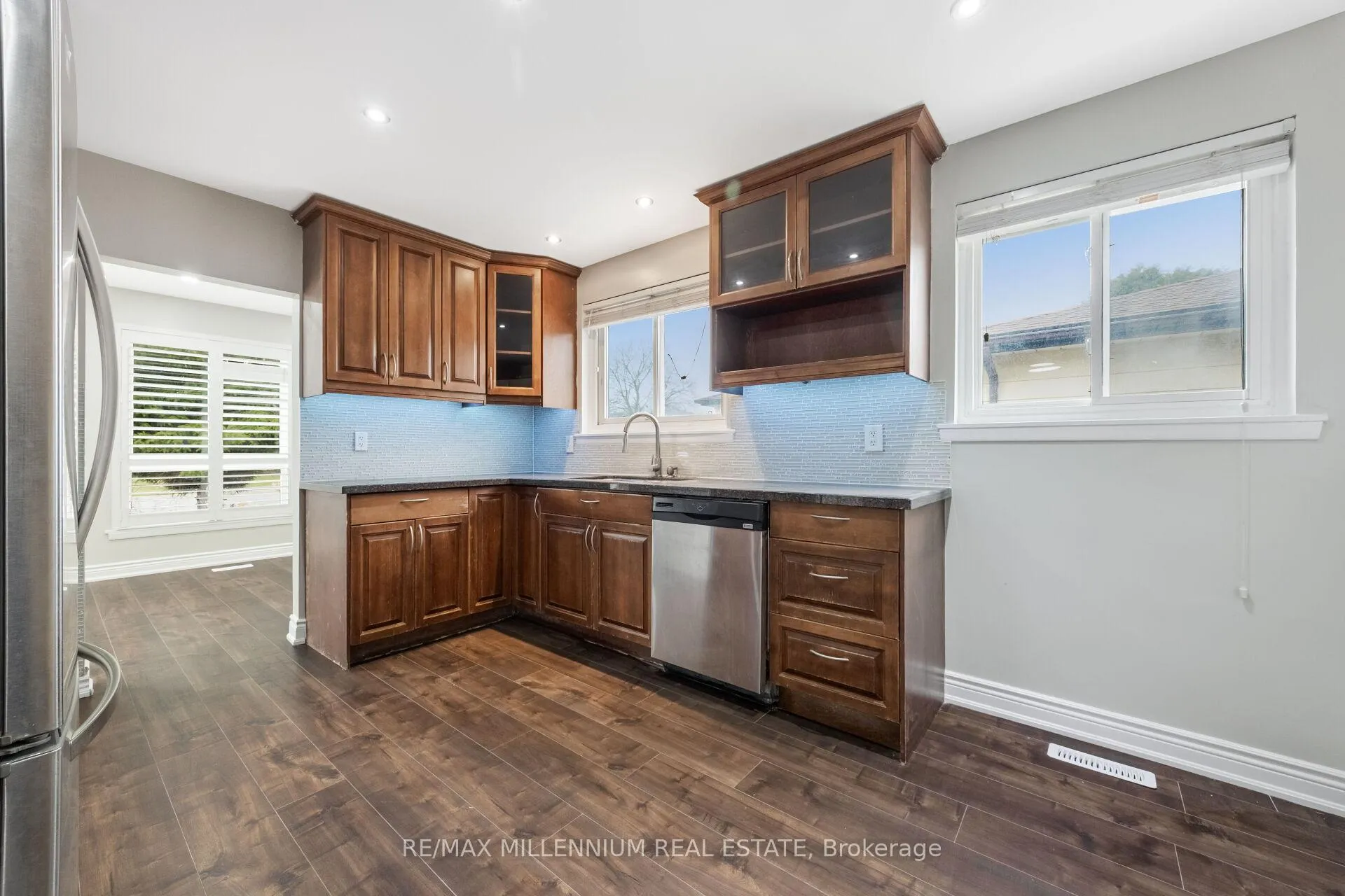 Photo 12 of 11 Beechwood Crescent, Brampton, Avondale — HOMEH