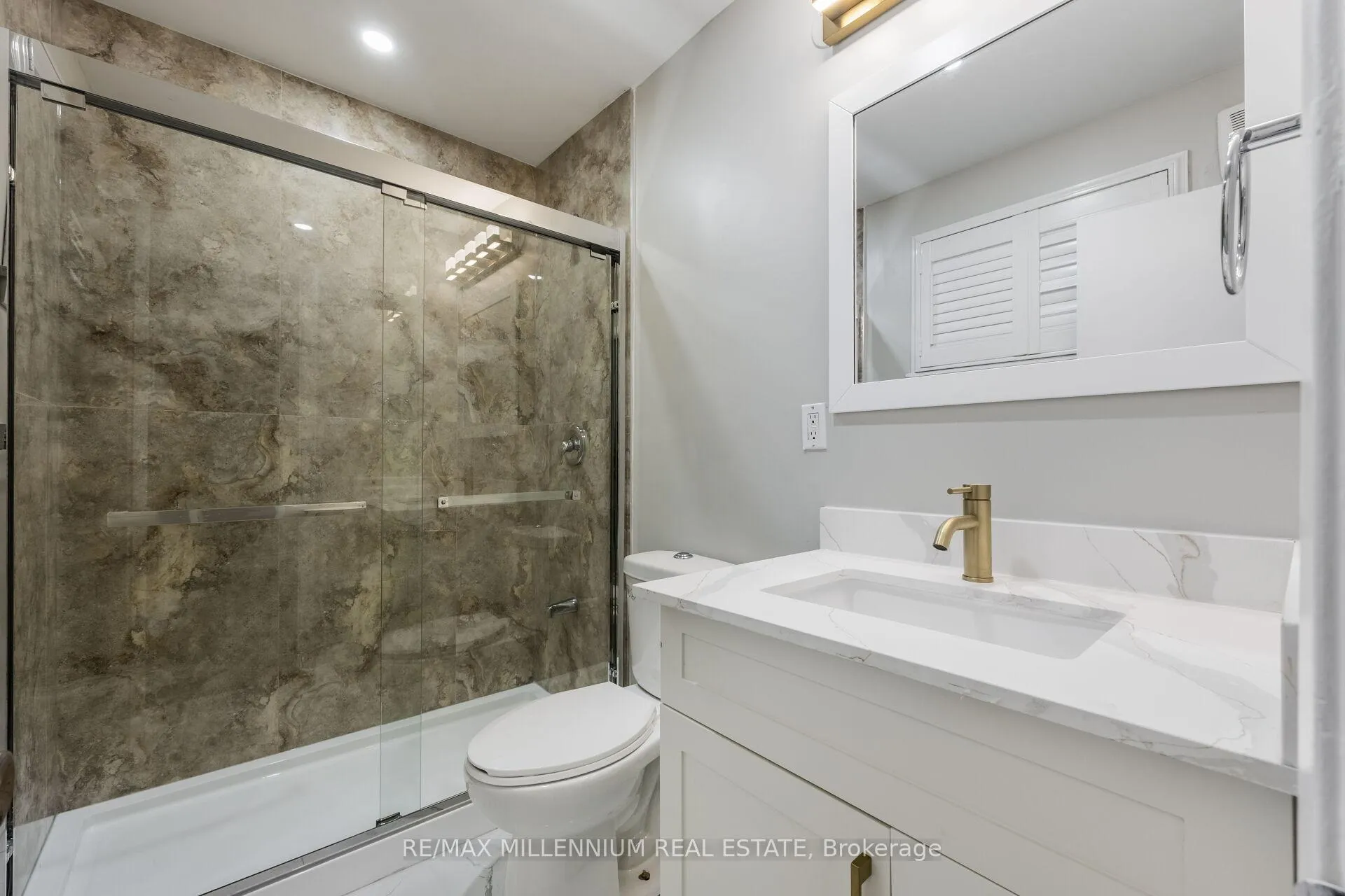 Photo 16 of 11 Beechwood Crescent, Brampton, Avondale — HOMEH
