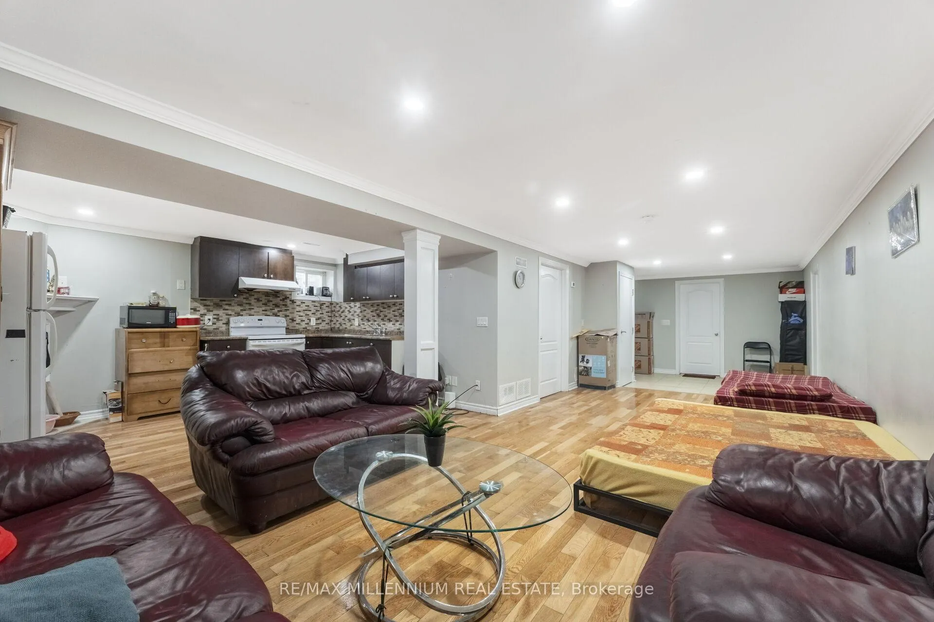 Photo 26 of 11 Beechwood Crescent, Brampton, Avondale — HOMEH