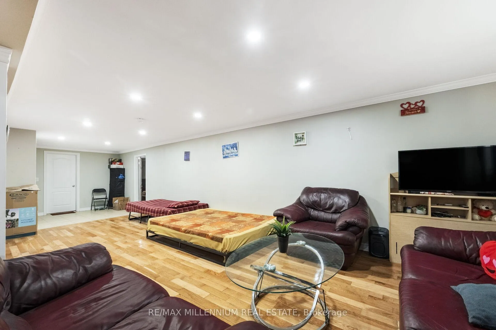 Photo 27 of 11 Beechwood Crescent, Brampton, Avondale — HOMEH