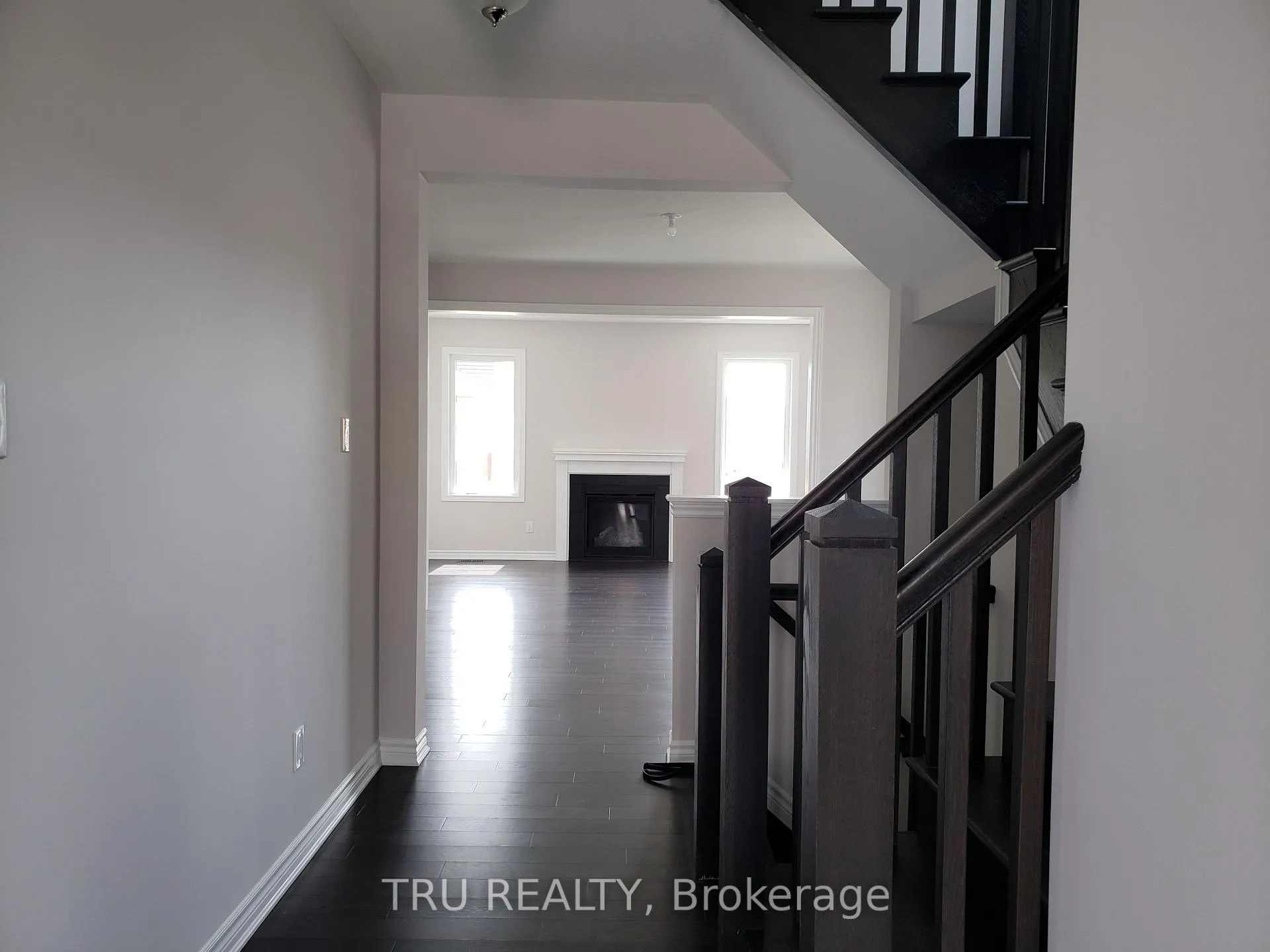 Photo 2 of 176 Cranesbill Road, Ottawa, Kanata - Emerald Meadows/Trailwest — HOMEH