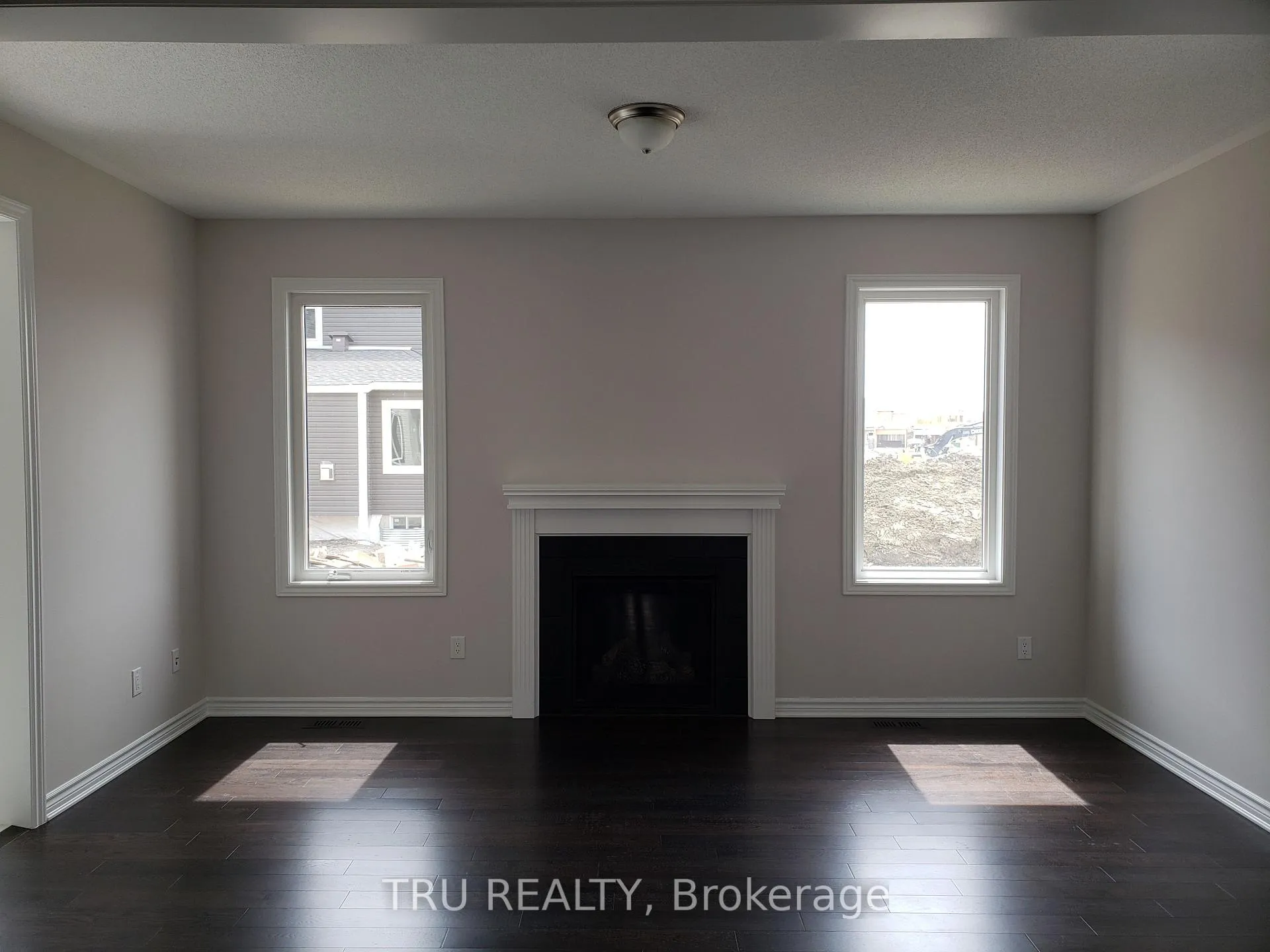 Photo 3 of 176 Cranesbill Road, Ottawa, Kanata - Emerald Meadows/Trailwest — HOMEH