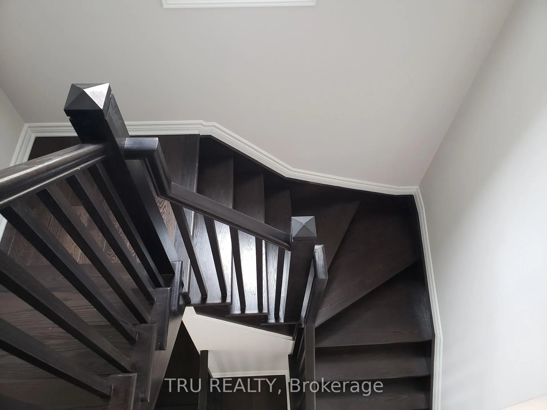 Photo 6 of 176 Cranesbill Road, Ottawa, Kanata - Emerald Meadows/Trailwest — HOMEH