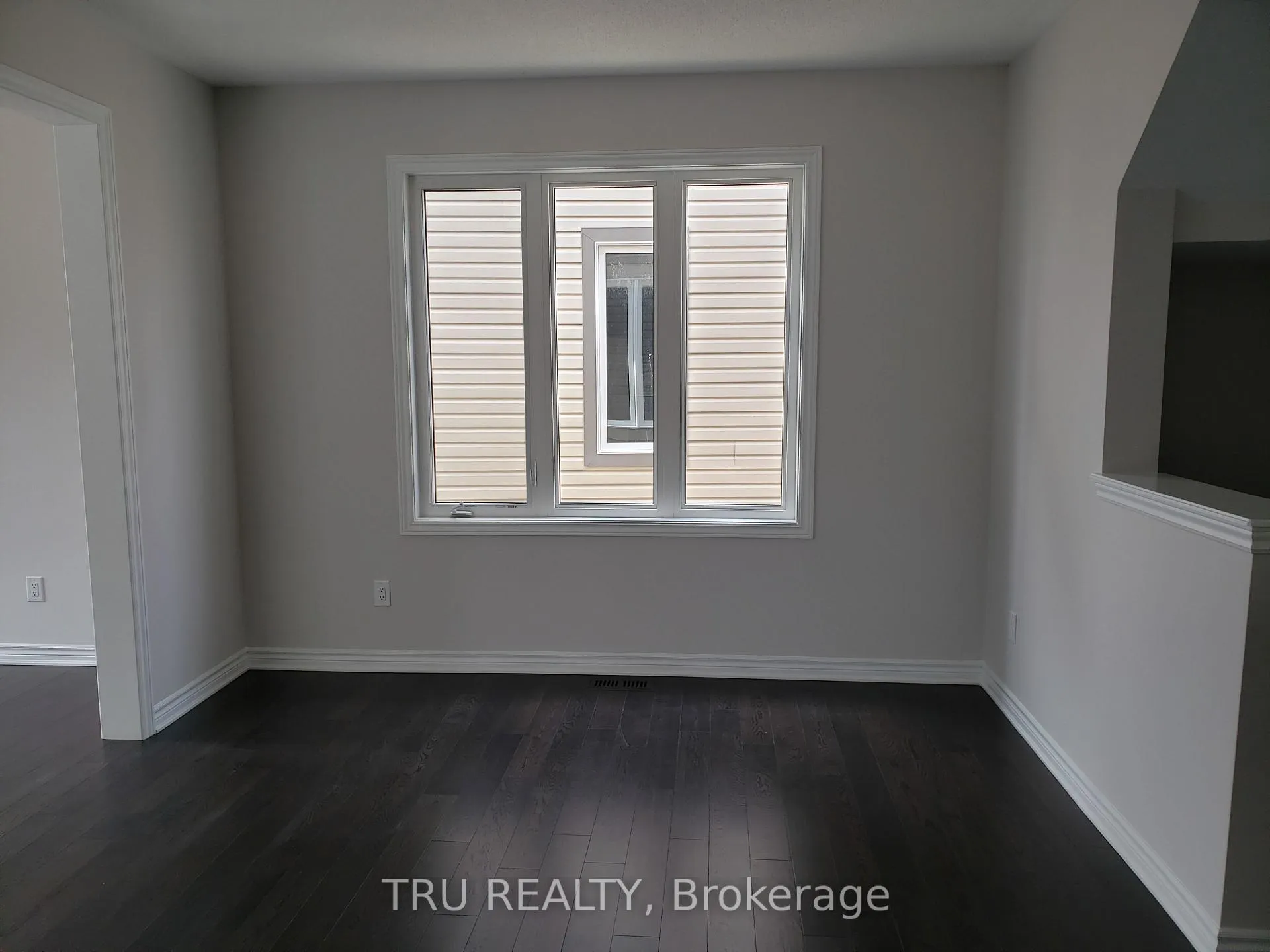 Photo 9 of 176 Cranesbill Road, Ottawa, Kanata - Emerald Meadows/Trailwest — HOMEH
