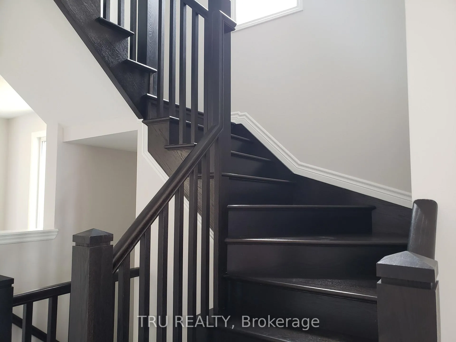 Photo 11 of 176 Cranesbill Road, Ottawa, Kanata - Emerald Meadows/Trailwest — HOMEH