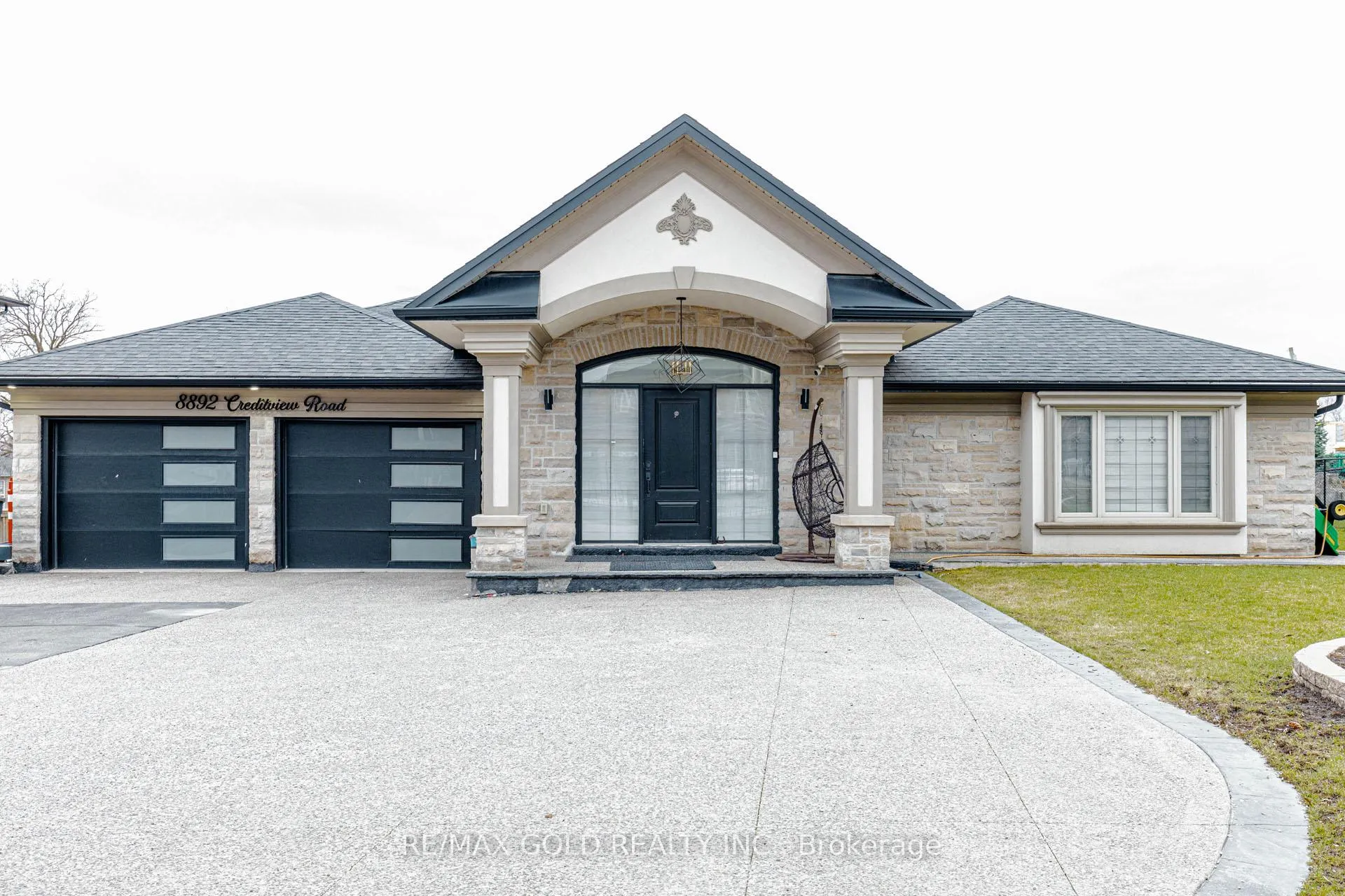 Photo 1 of 8892 Creditview Road, Brampton, Credit Valley — HOMEH