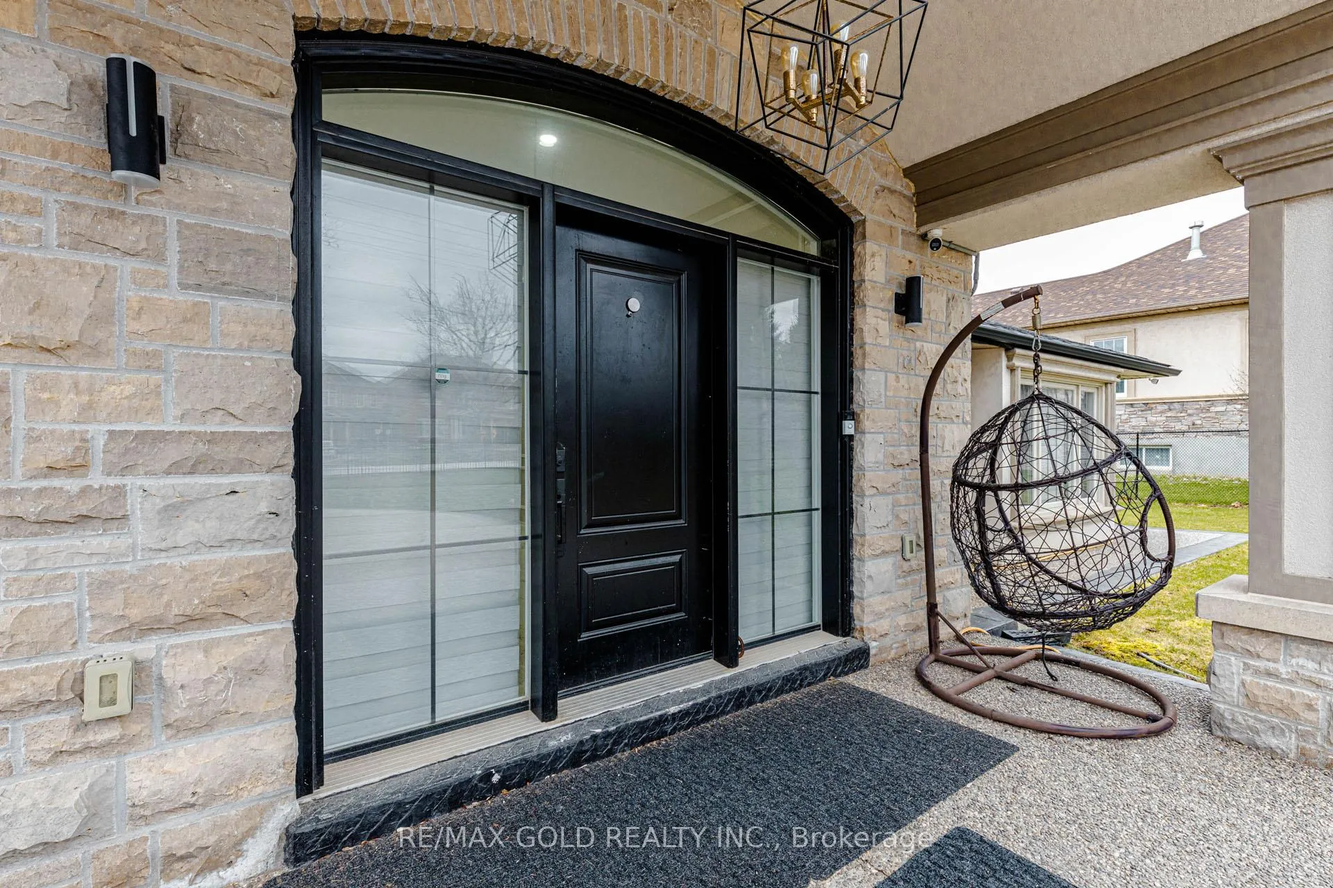 Photo 3 of 8892 Creditview Road, Brampton, Credit Valley — HOMEH