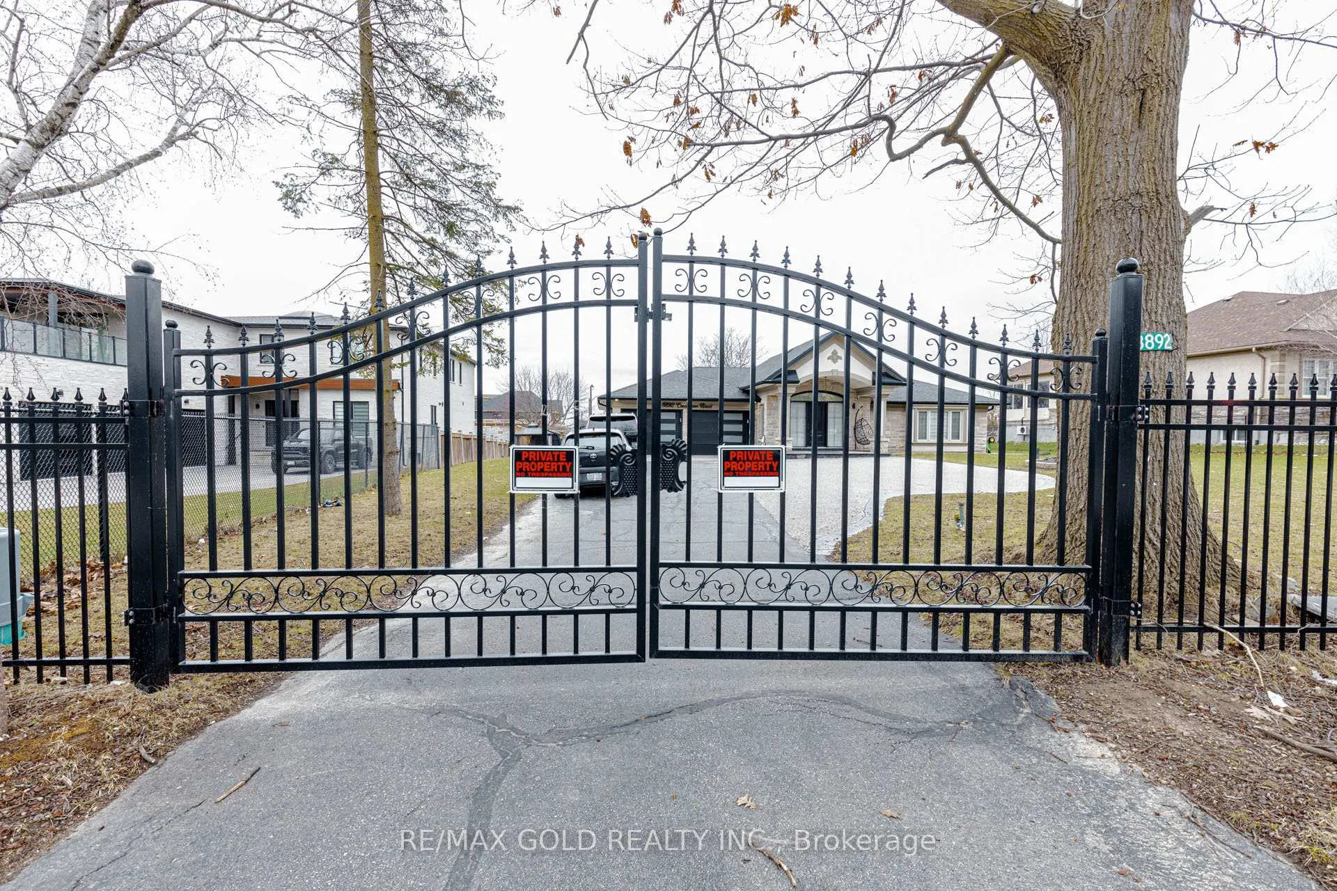 Photo 5 of 8892 Creditview Road, Brampton, Credit Valley — HOMEH