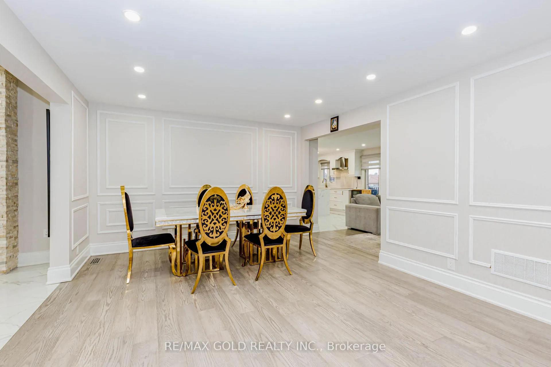 Photo 17 of 8892 Creditview Road, Brampton, Credit Valley — HOMEH