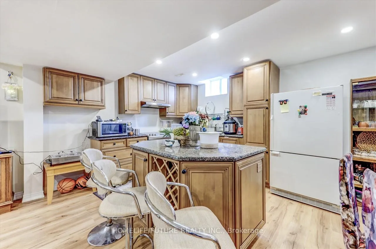 Photo 6 of Unit Bsmt, 58 Executive Court, Brampton, Sandringham-Wellington — HOMEH