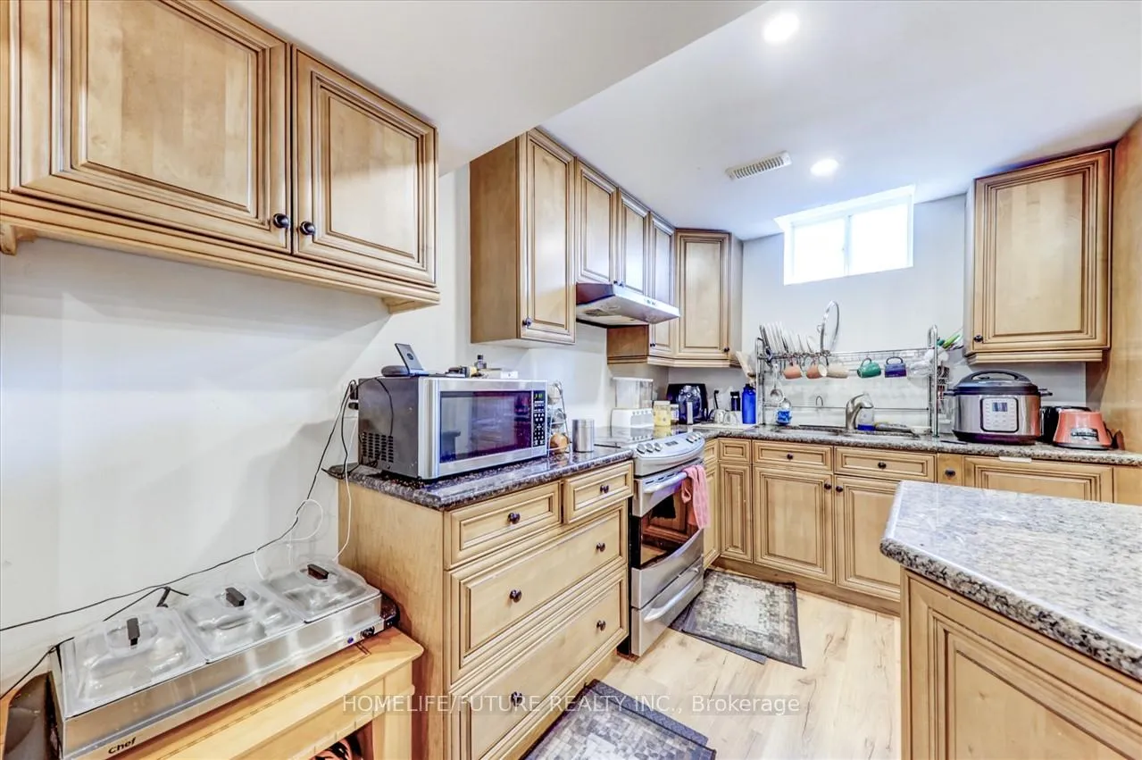 Photo 7 of Unit Bsmt, 58 Executive Court, Brampton, Sandringham-Wellington — HOMEH