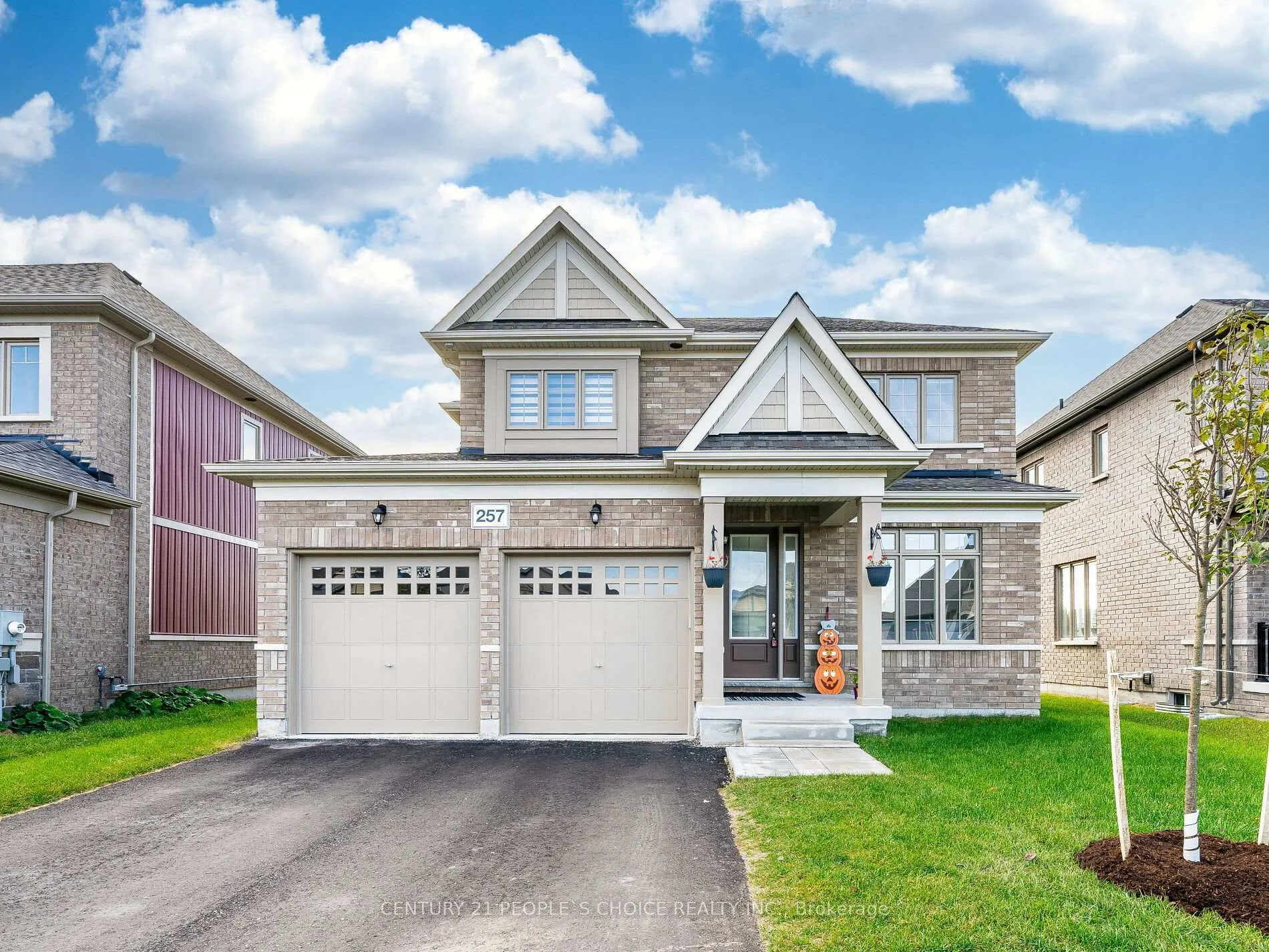 Front of 257 Duncan Street