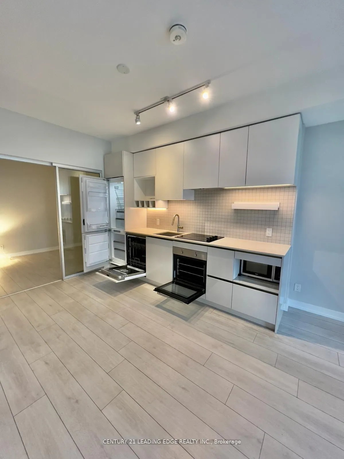Photo 5 of Unit 2205, 950 Portage Parkway, Vaughan, Vaughan Corporate Centre — HOMEH