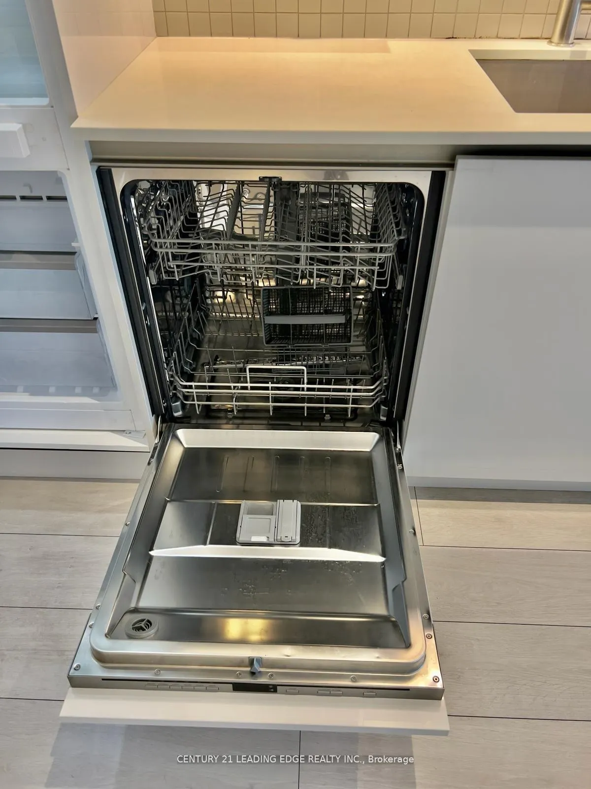 Photo 7 of Unit 2205, 950 Portage Parkway, Vaughan, Vaughan Corporate Centre — HOMEH