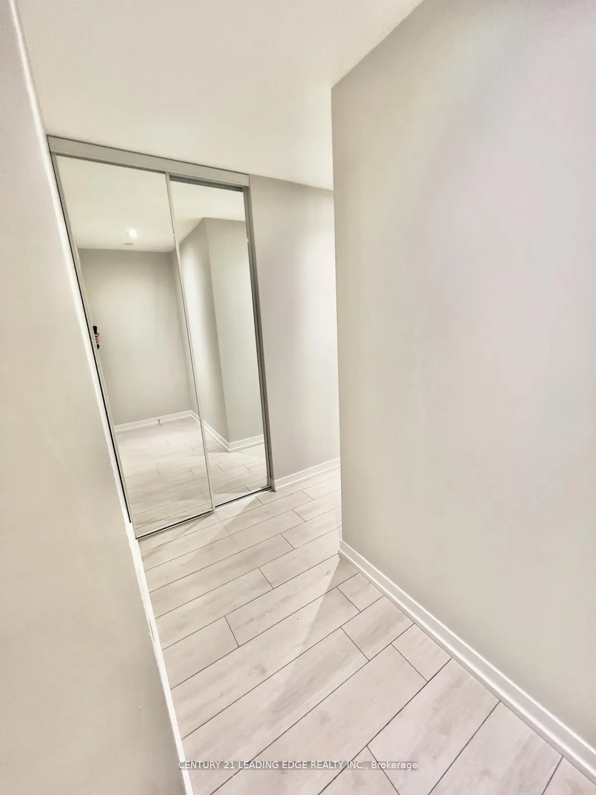Photo 10 of Unit 2205, 950 Portage Parkway, Vaughan, Vaughan Corporate Centre — HOMEH