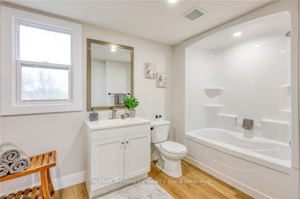 Photo 17 of 4537 Westchester Bourne, Thames Centre, Rural Thames Centre — HOMEH