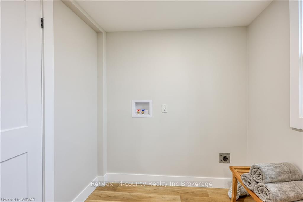 Photo 18 of 4537 Westchester Bourne, Thames Centre, Rural Thames Centre — HOMEH