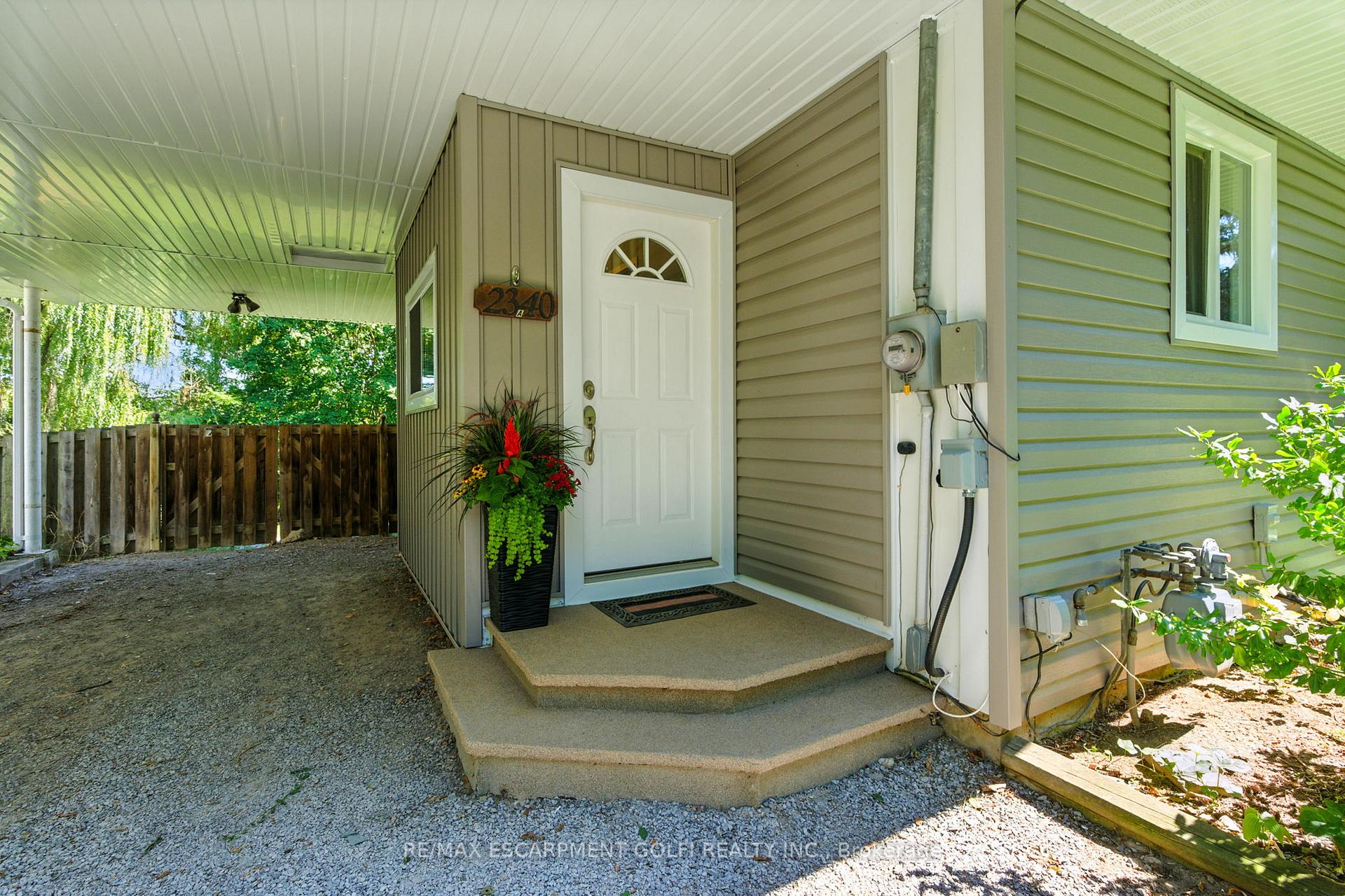 Photo 2 of 2340 Clifton Street, Thorold, Allanburg/Thorold South — HOMEH