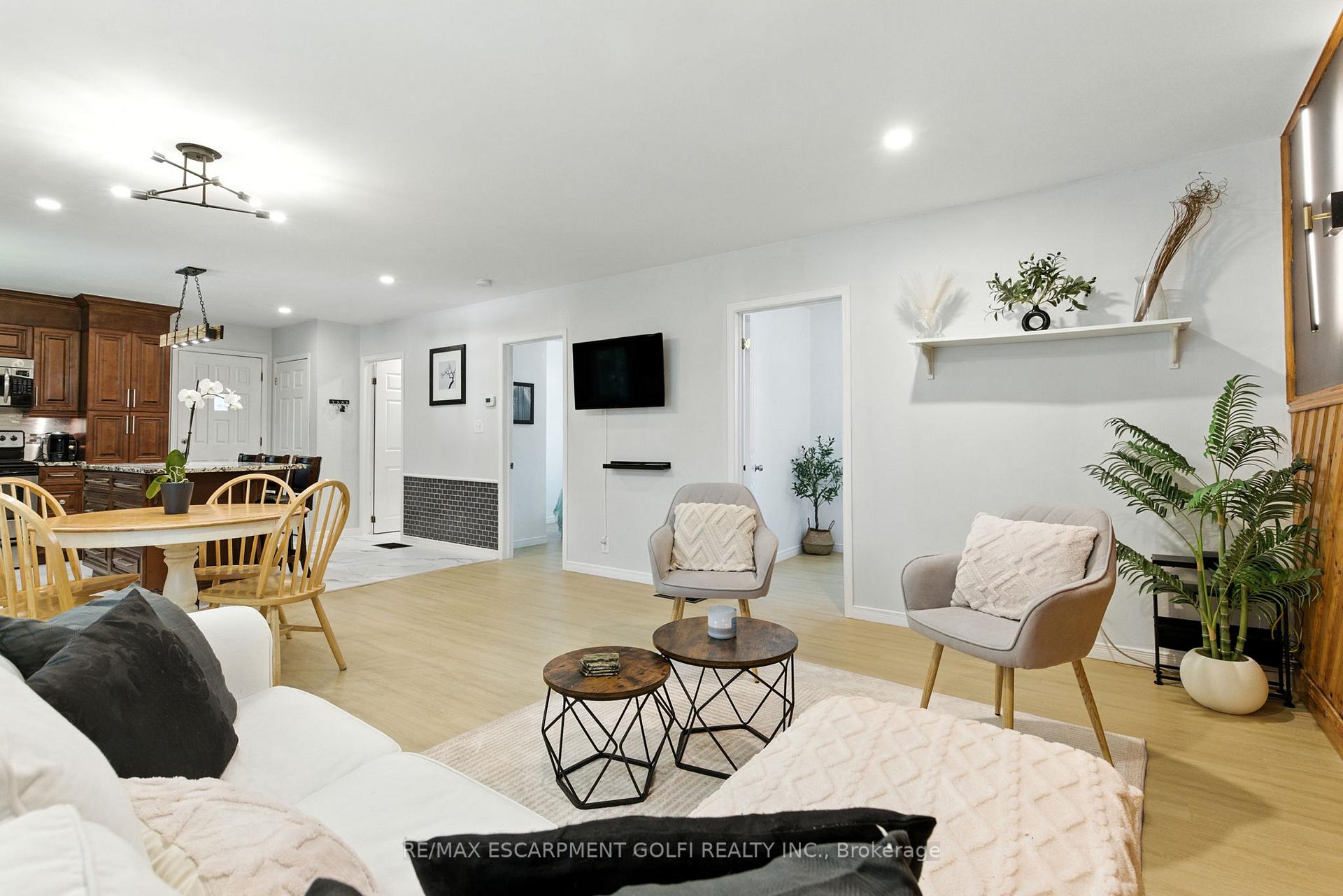 Photo 5 of 2340 Clifton Street, Thorold, Allanburg/Thorold South — HOMEH