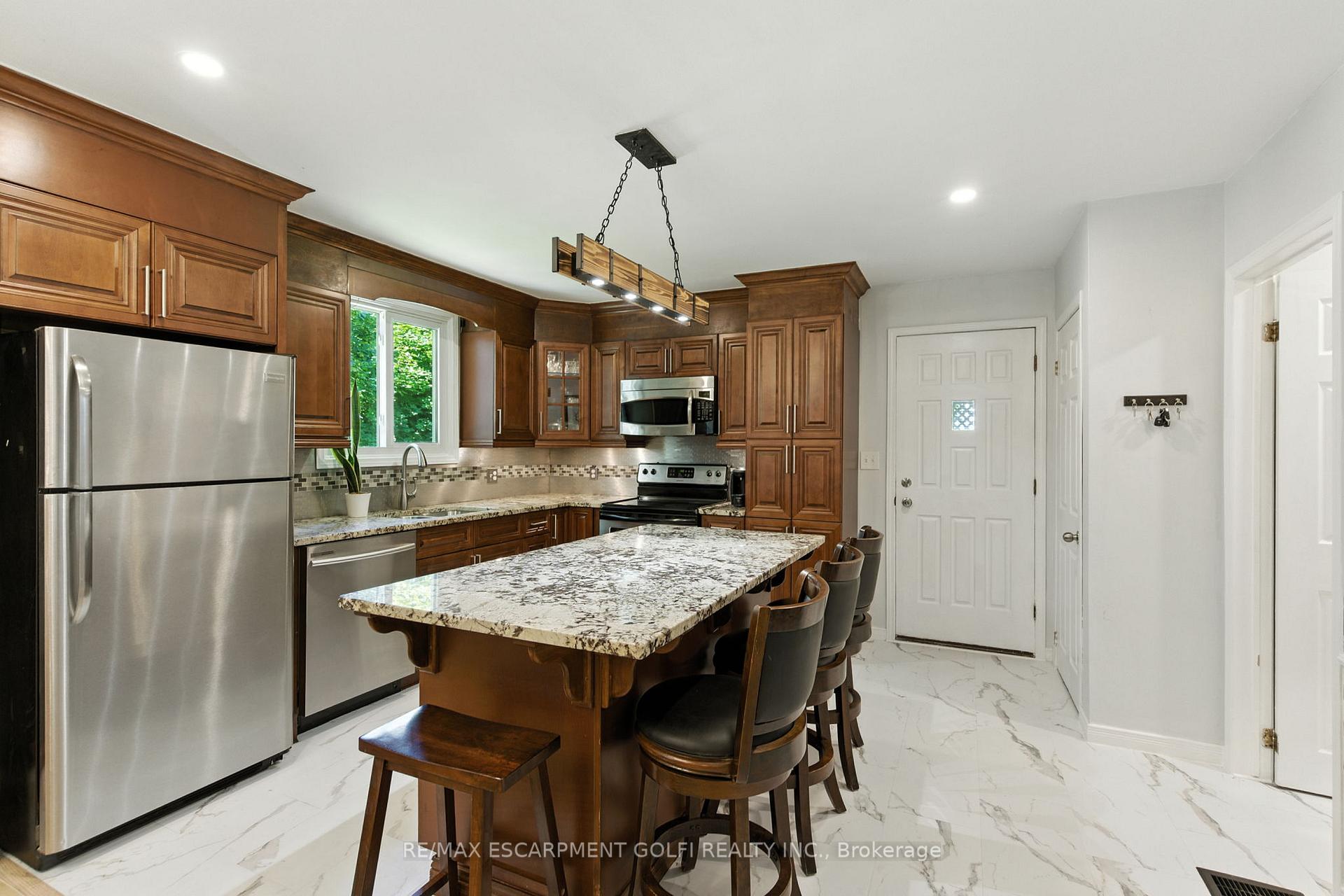 Photo 8 of 2340 Clifton Street, Thorold, Allanburg/Thorold South — HOMEH