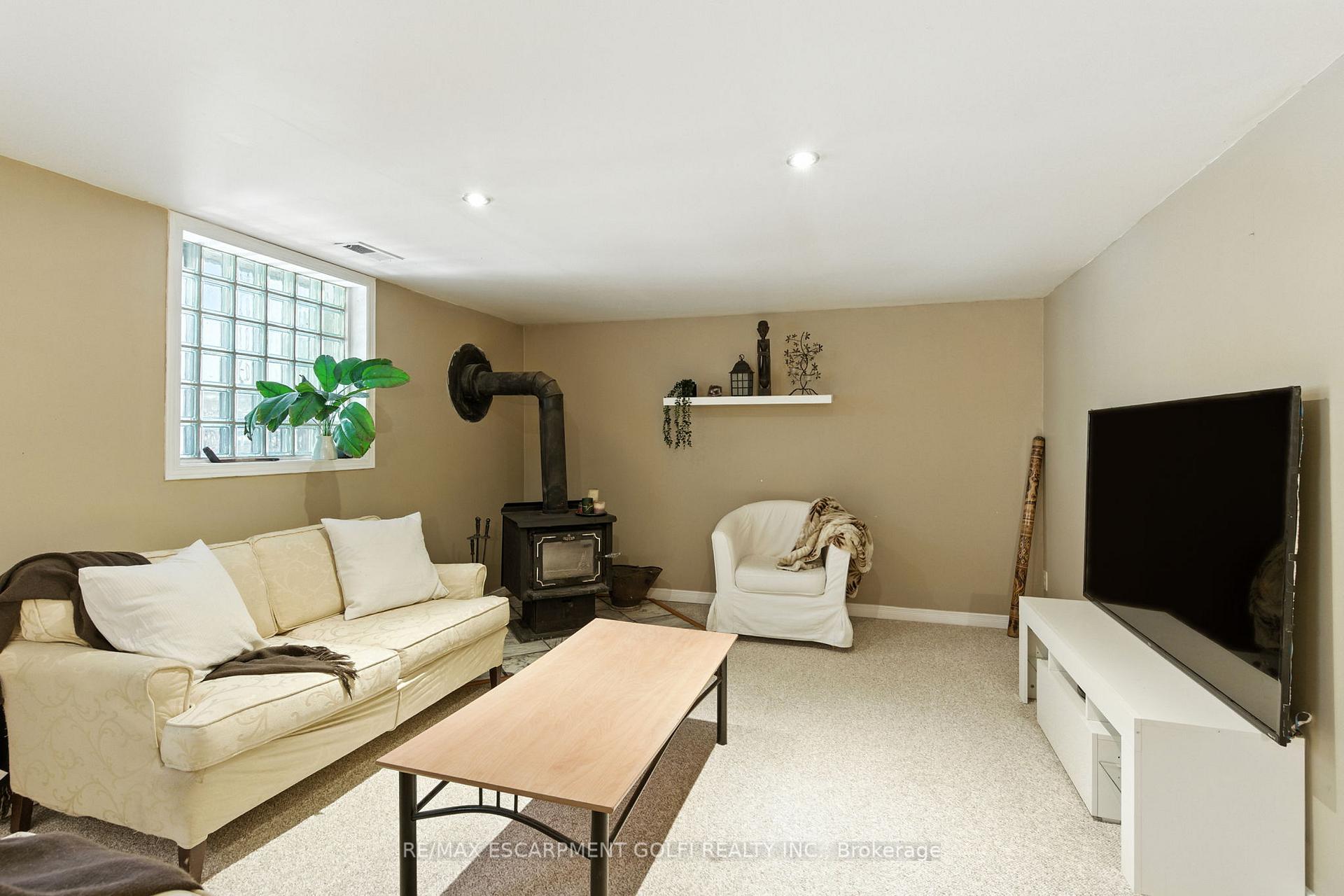 Photo 17 of 2340 Clifton Street, Thorold, Allanburg/Thorold South — HOMEH
