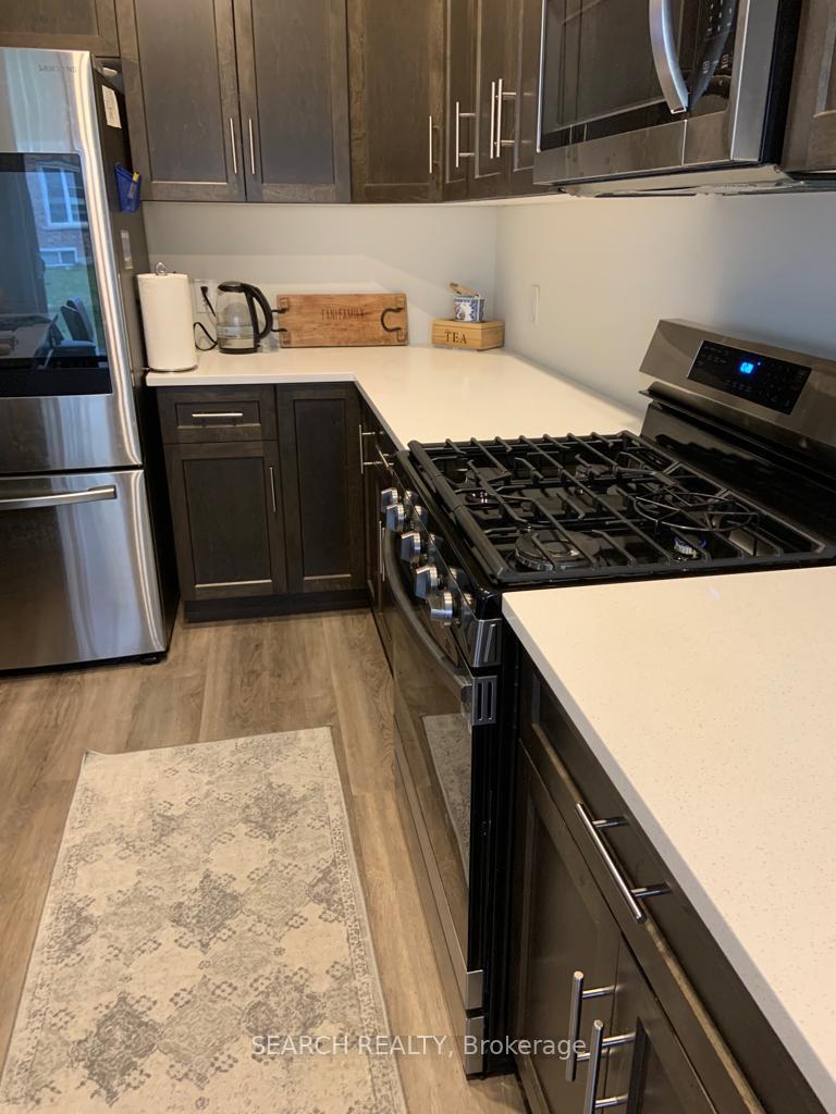 Photo 3 of 16 Bur Oak Drive, Thorold, Confederation Heights — HOMEH