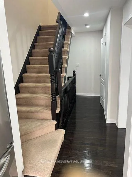 Photo 4 of 21 Arnprior Road, Brampton, Northwest Brampton — HOMEH