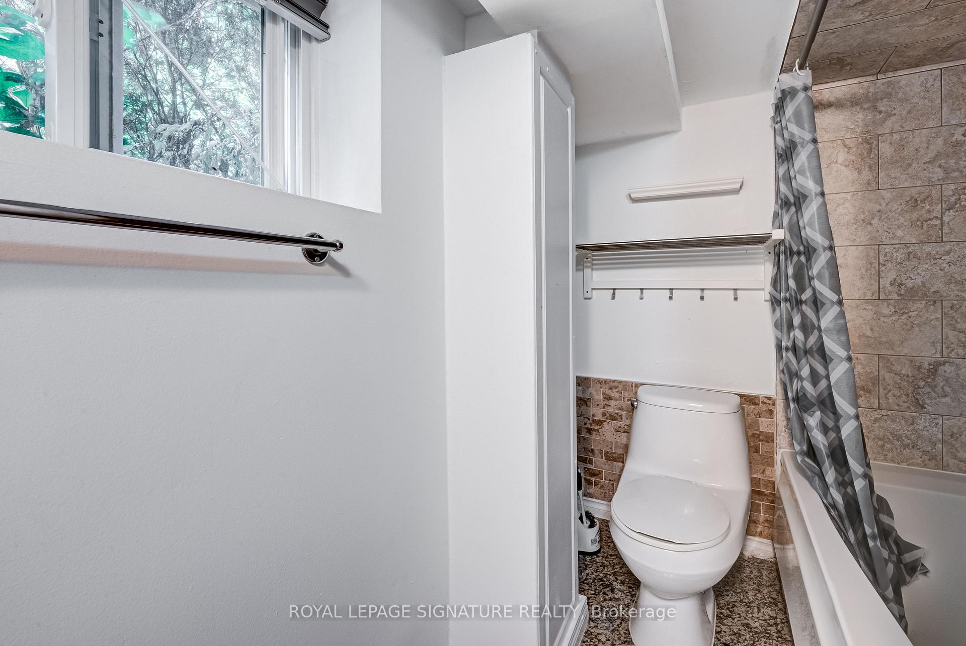 Photo 15 of 21 Robina Avenue, Toronto, Oakwood Village — HOMEH