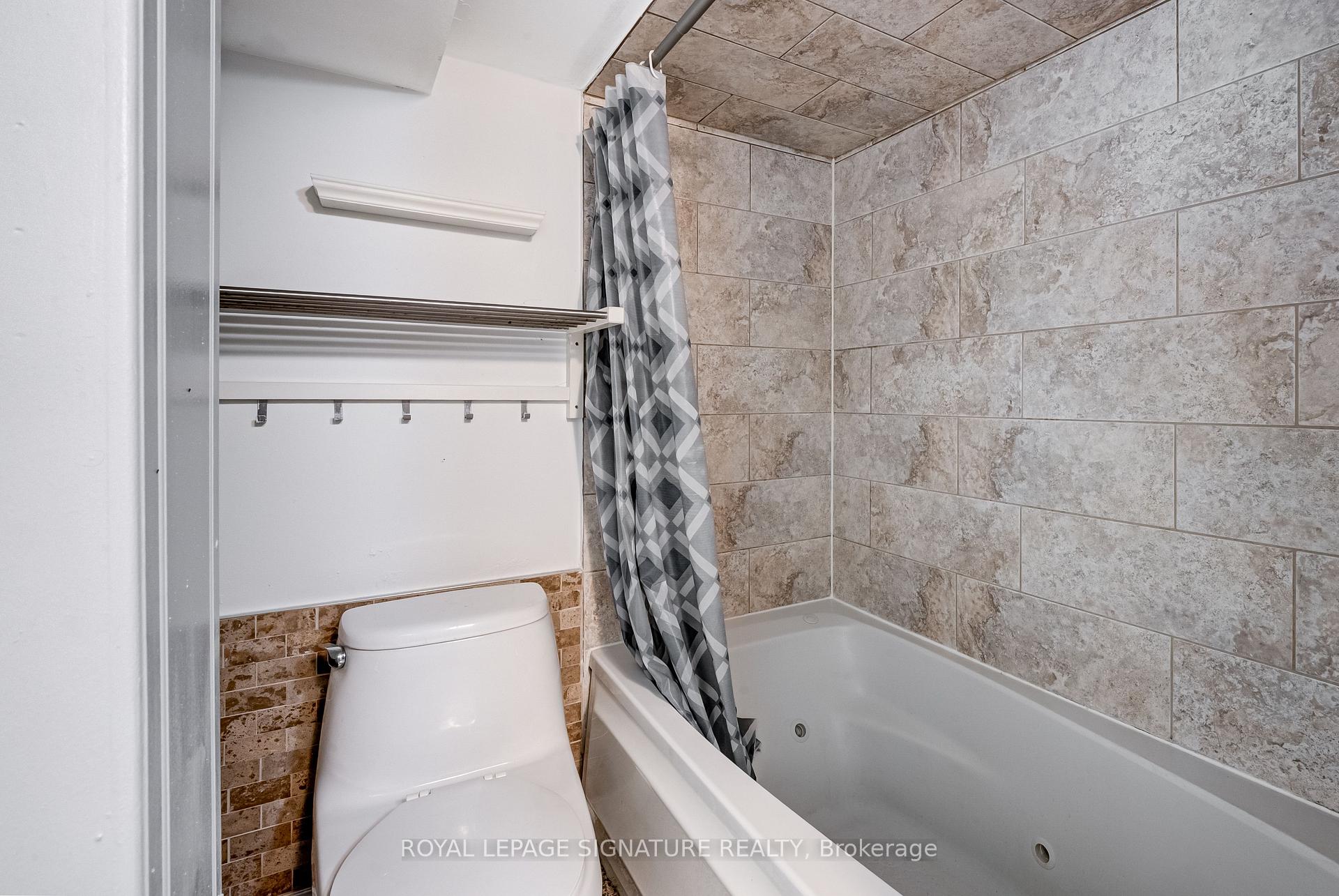 Photo 16 of 21 Robina Avenue, Toronto, Oakwood Village — HOMEH
