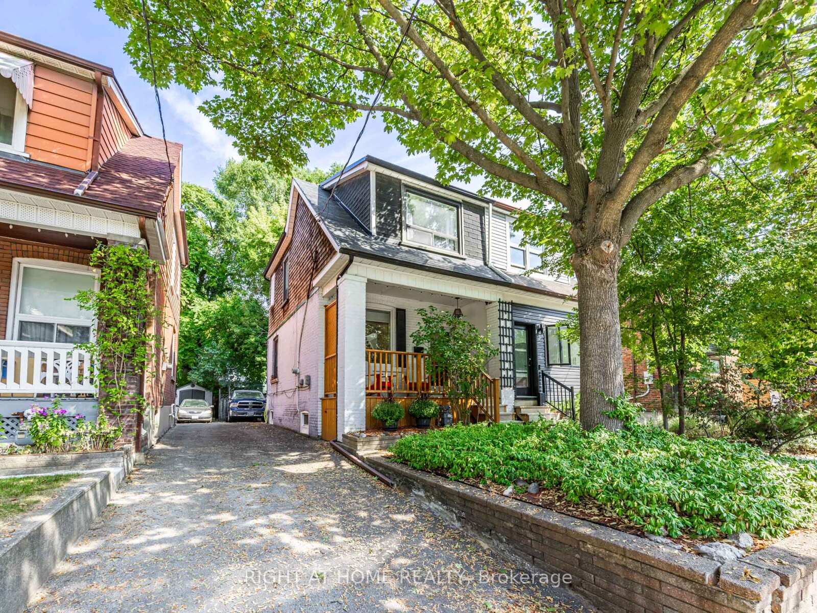 Photo 3 of 33 Wiley Avenue, Toronto, Danforth Village-East York — HOMEH