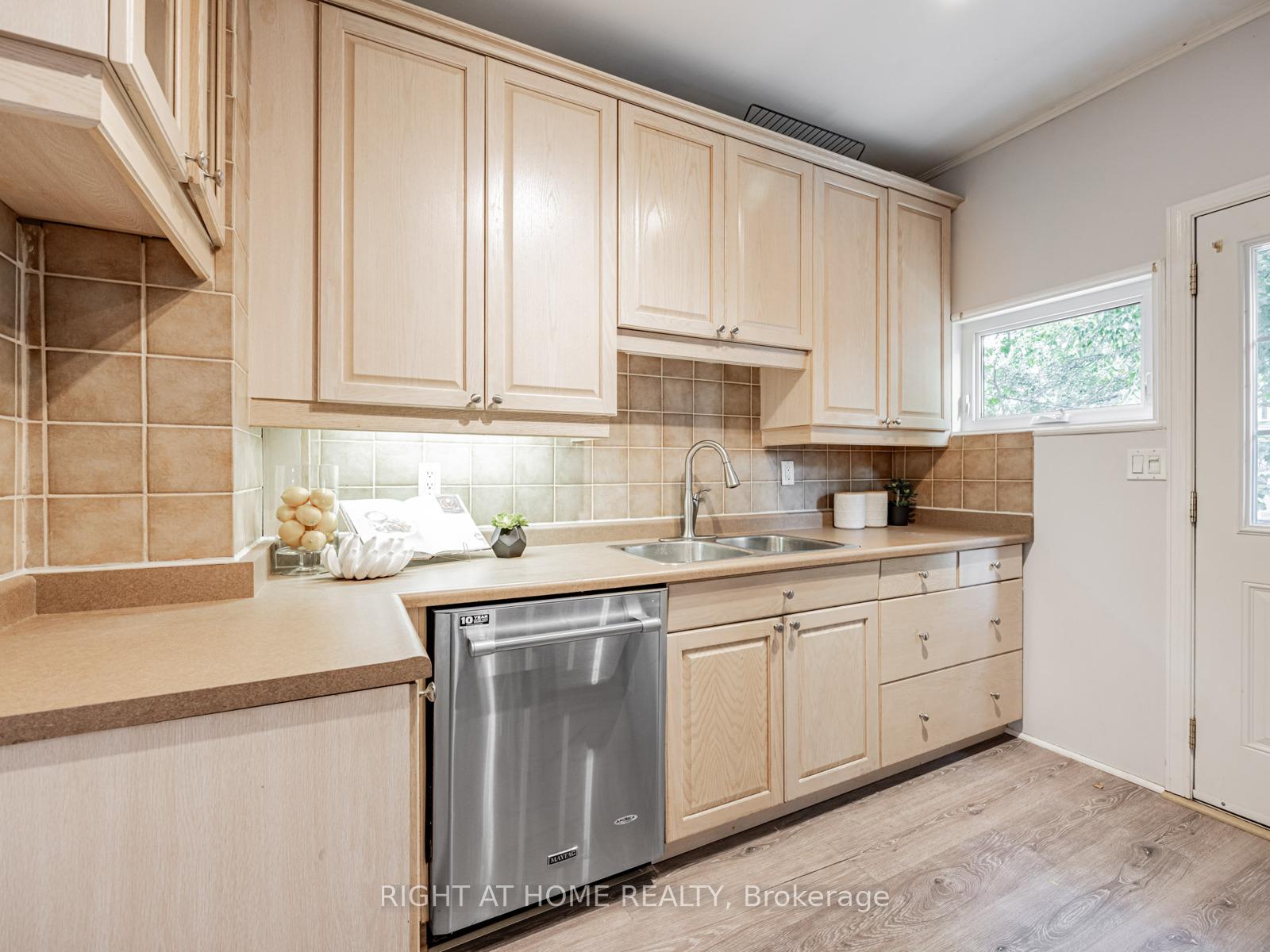 Photo 13 of 33 Wiley Avenue, Toronto, Danforth Village-East York — HOMEH