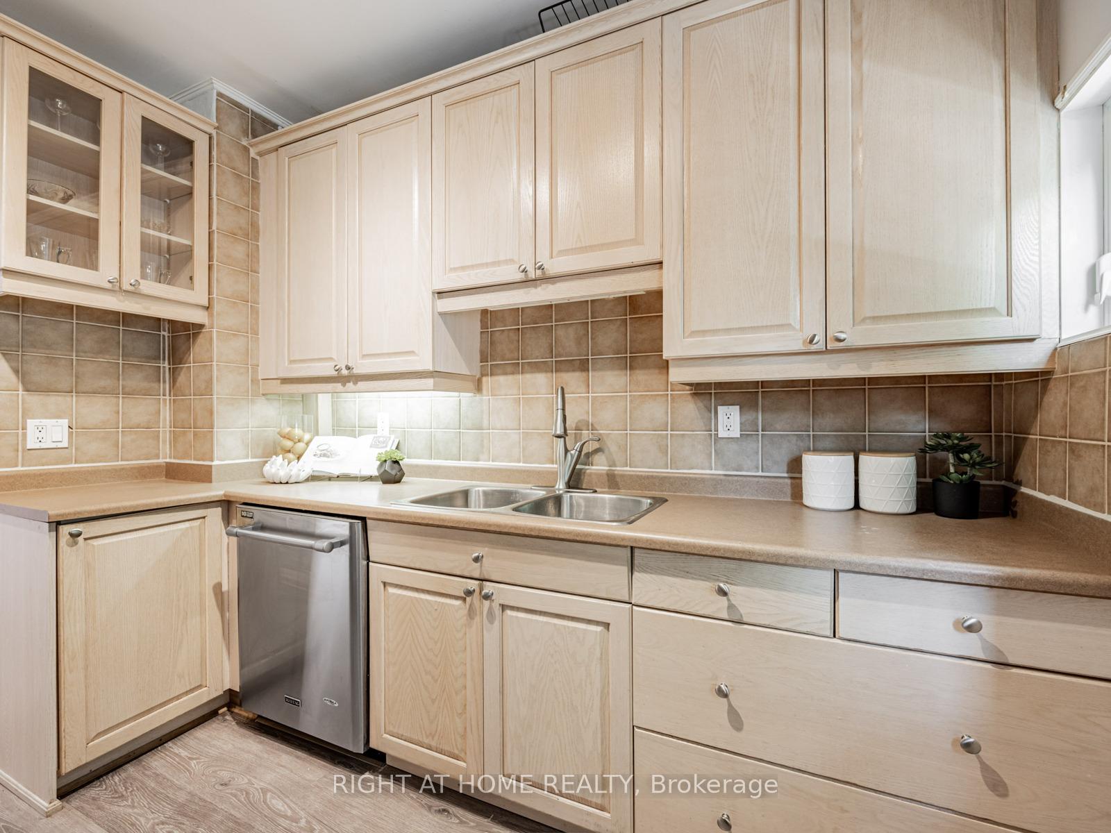 Photo 15 of 33 Wiley Avenue, Toronto, Danforth Village-East York — HOMEH