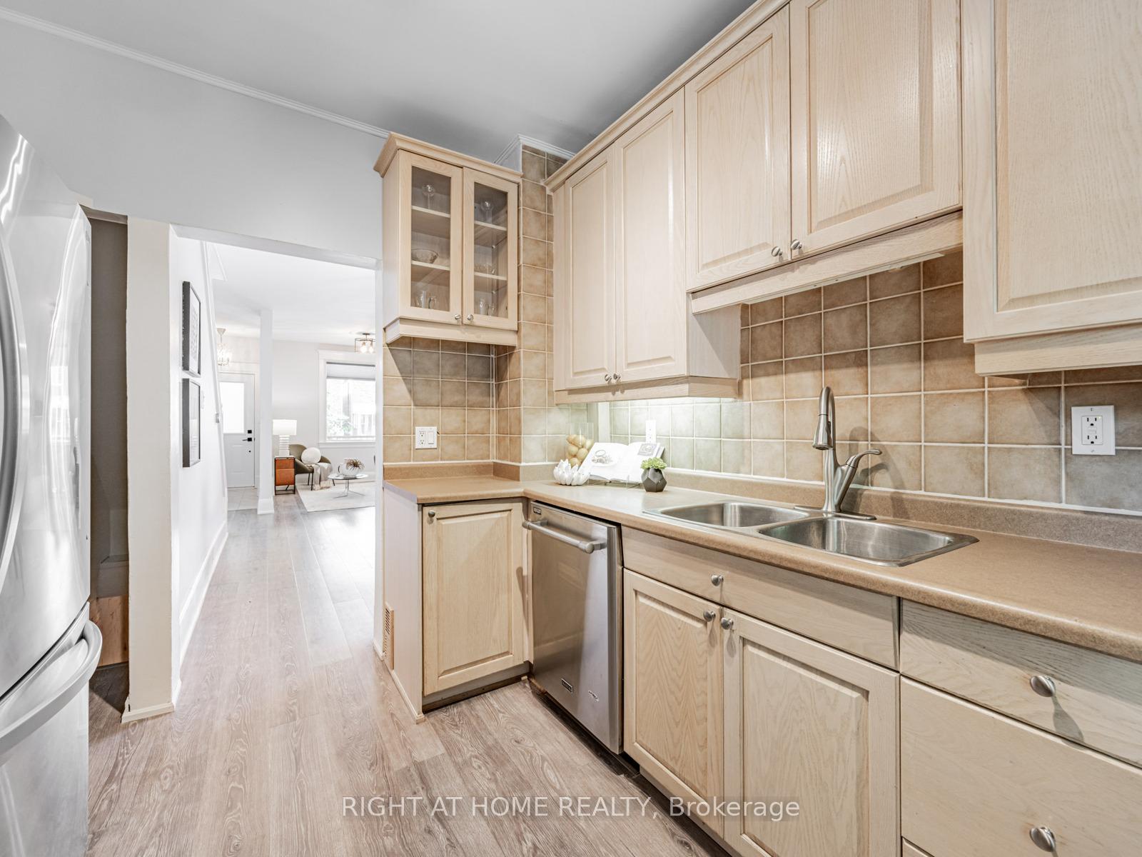 Photo 16 of 33 Wiley Avenue, Toronto, Danforth Village-East York — HOMEH