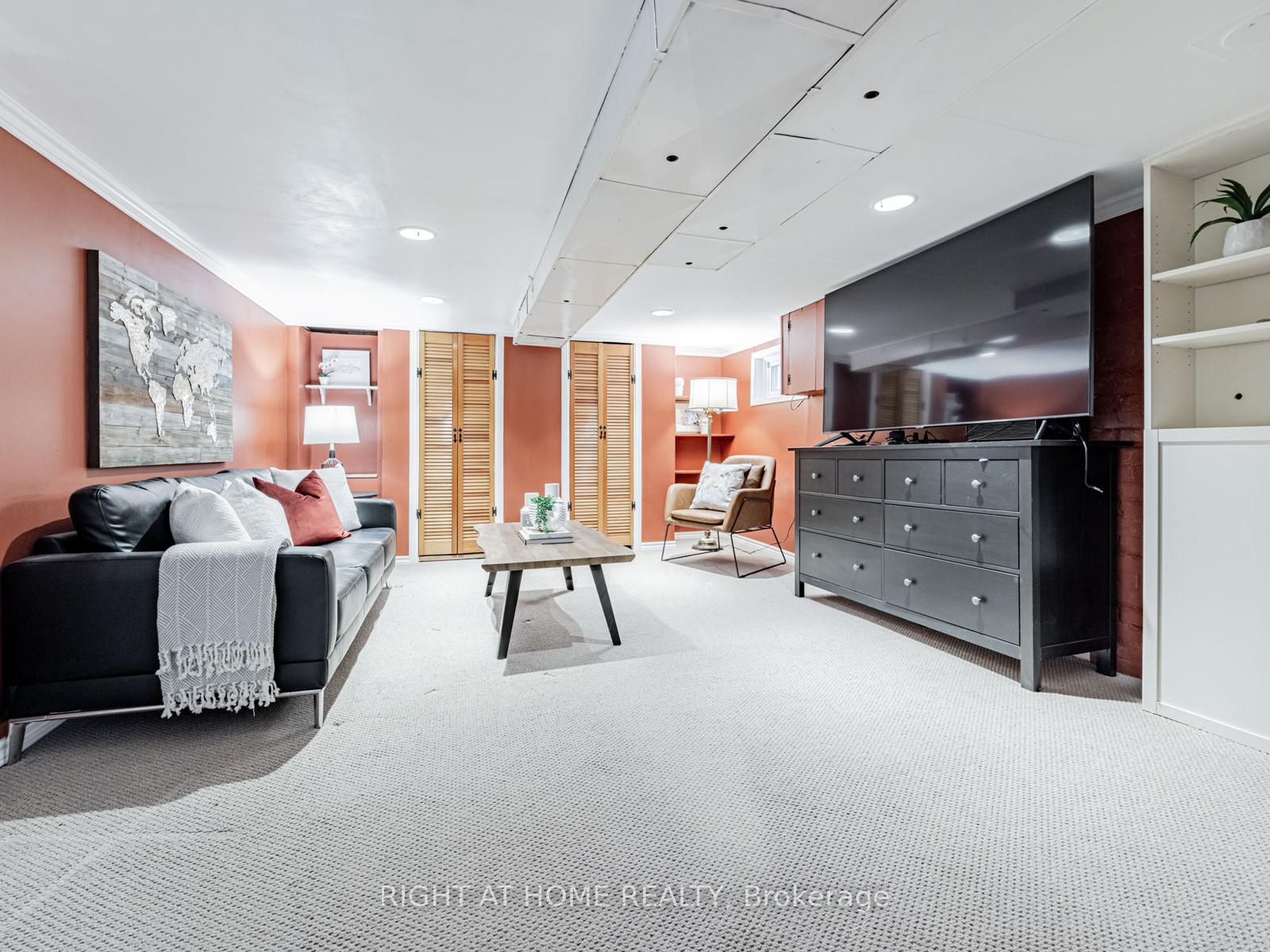 Photo 23 of 33 Wiley Avenue, Toronto, Danforth Village-East York — HOMEH