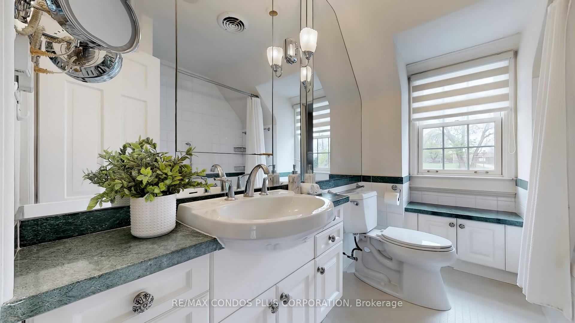 Photo 25 of 28 Elmsthorpe Avenue, Toronto, Forest Hill South — HOMEH