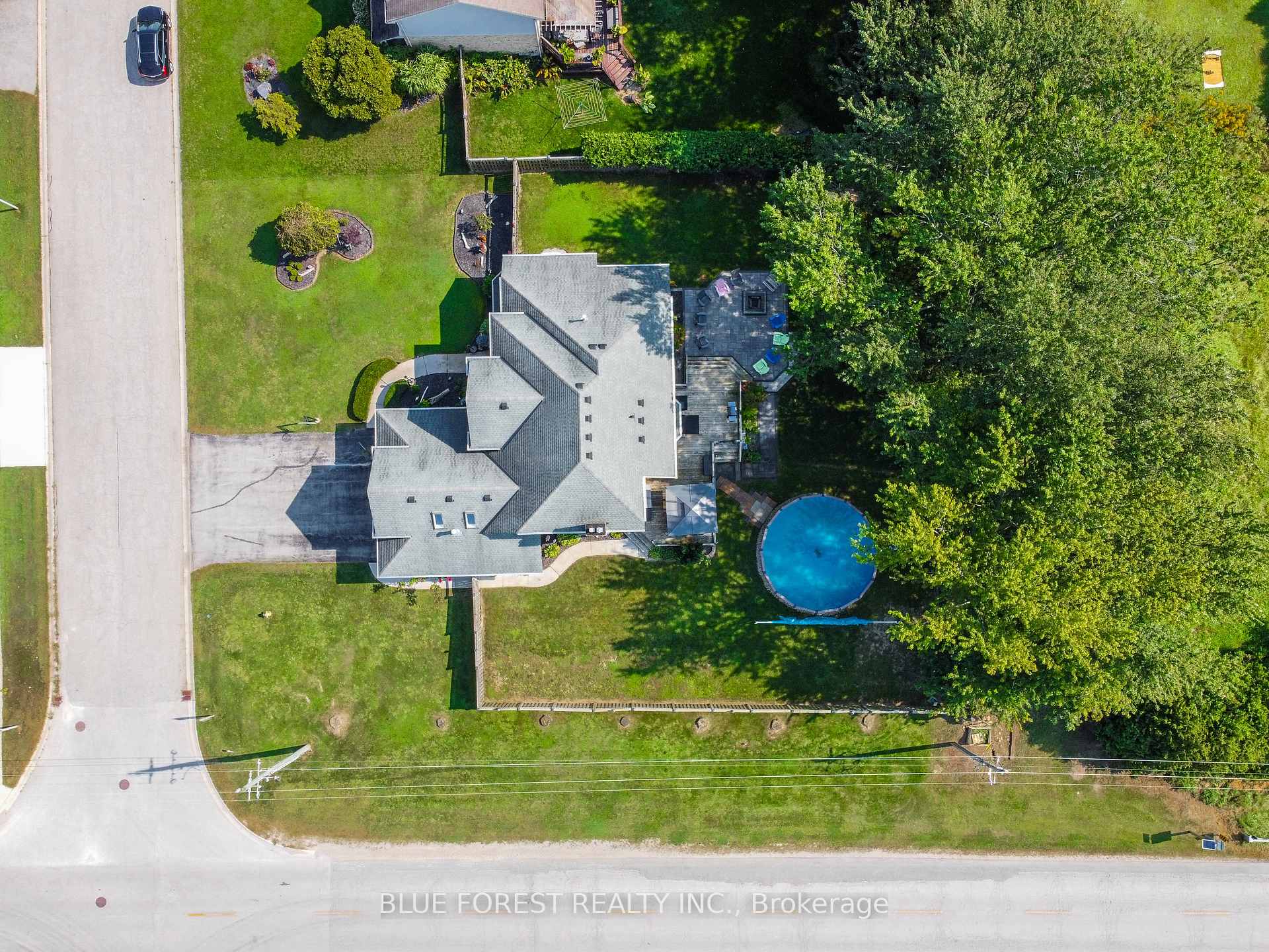 Photo 2 of 1 Meadowbrook Lane, Thames Centre, Thorndale — HOMEH
